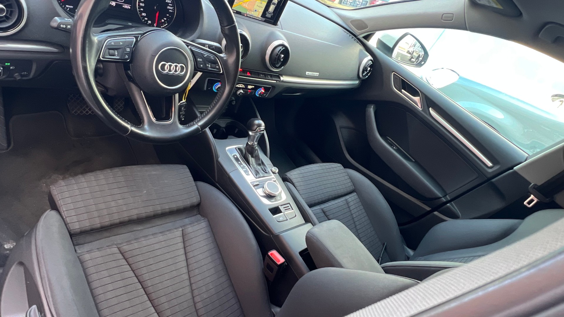 AUDI A3 Sportback 2.0 TFSI Sport quattro S-tronic-image-12