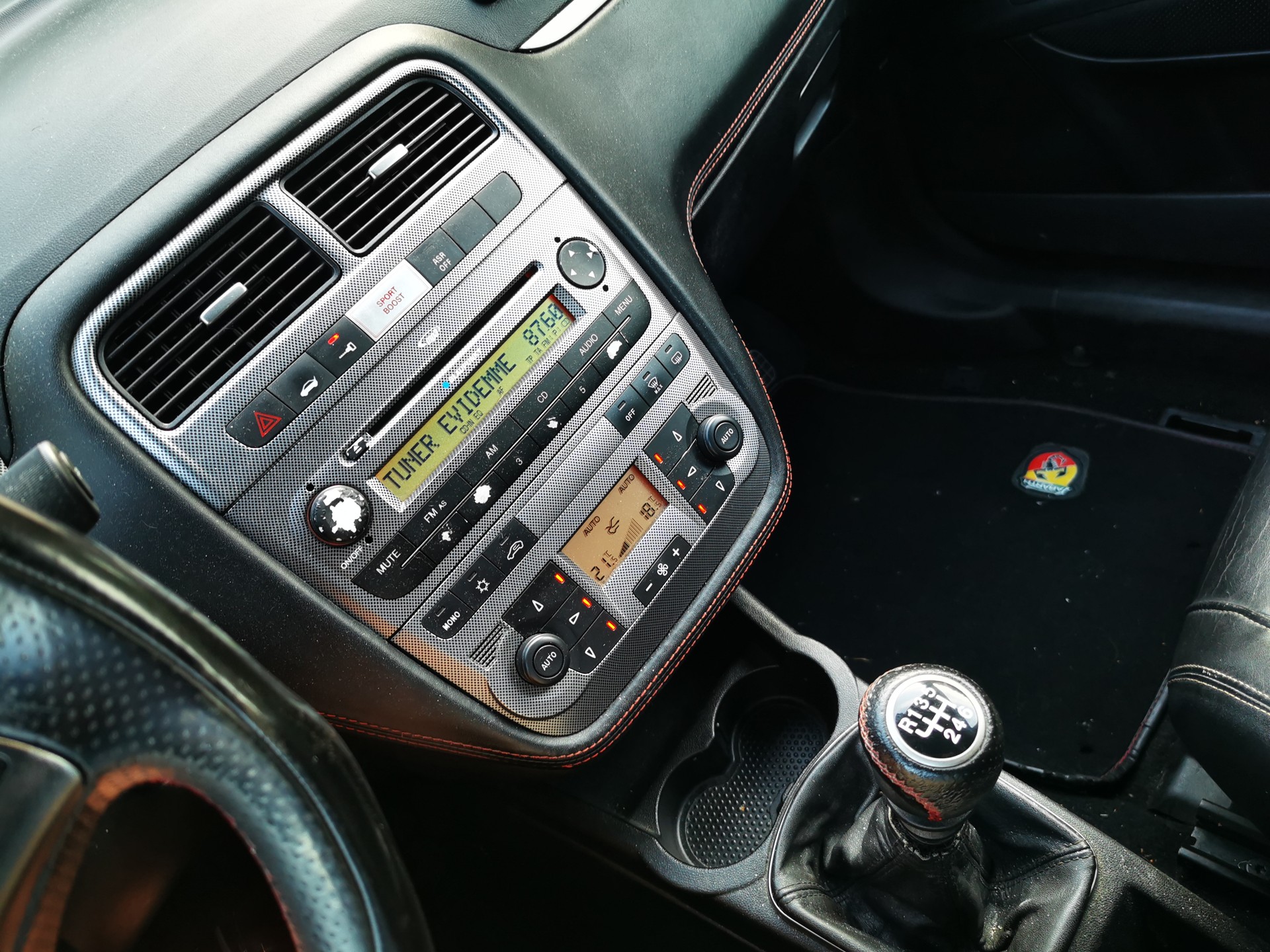 FIAT Punto 1.4 16V Turbo Abarth-image-9