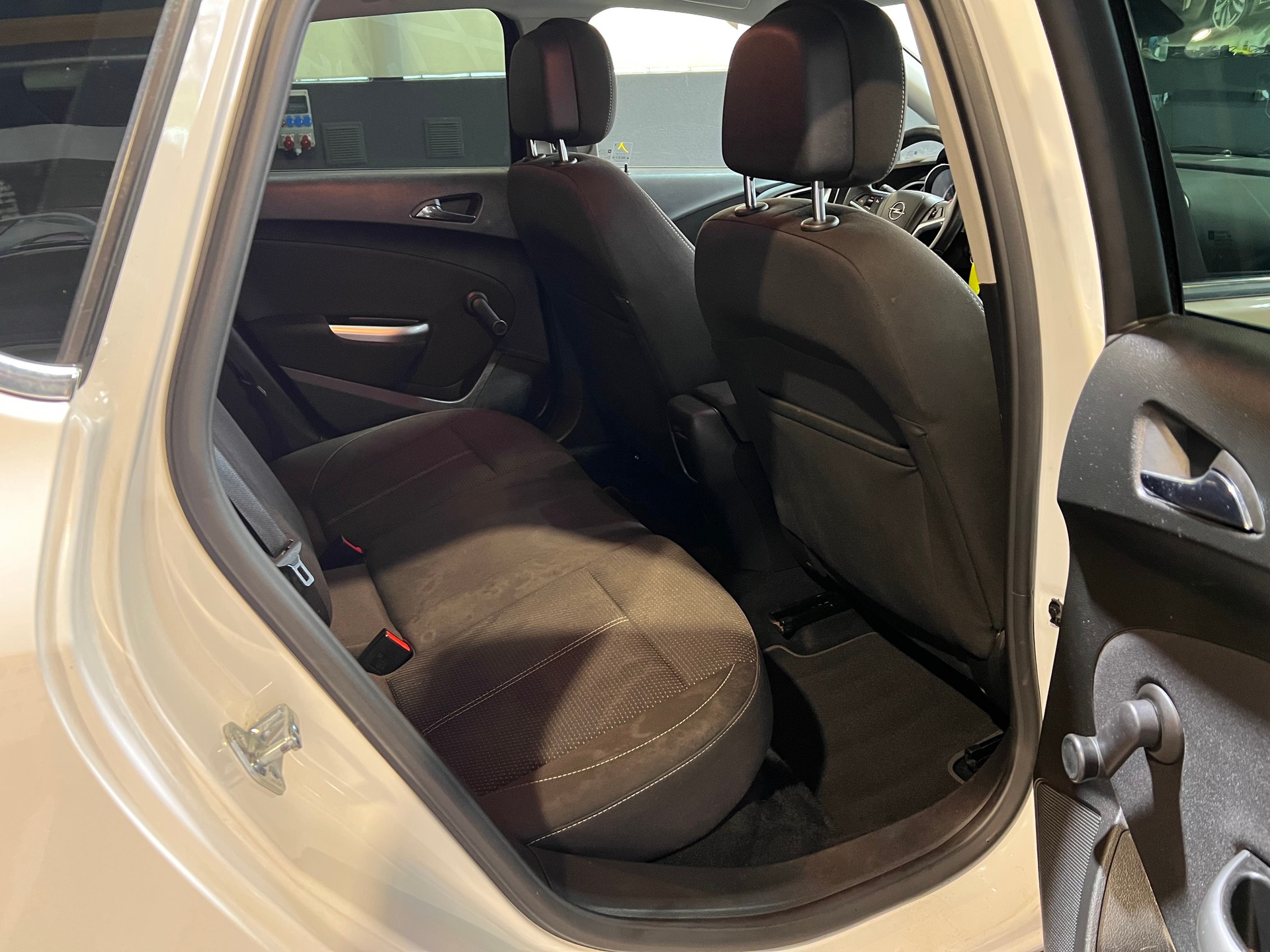 OPEL Astra 2.0 CDTi Sport-image-12