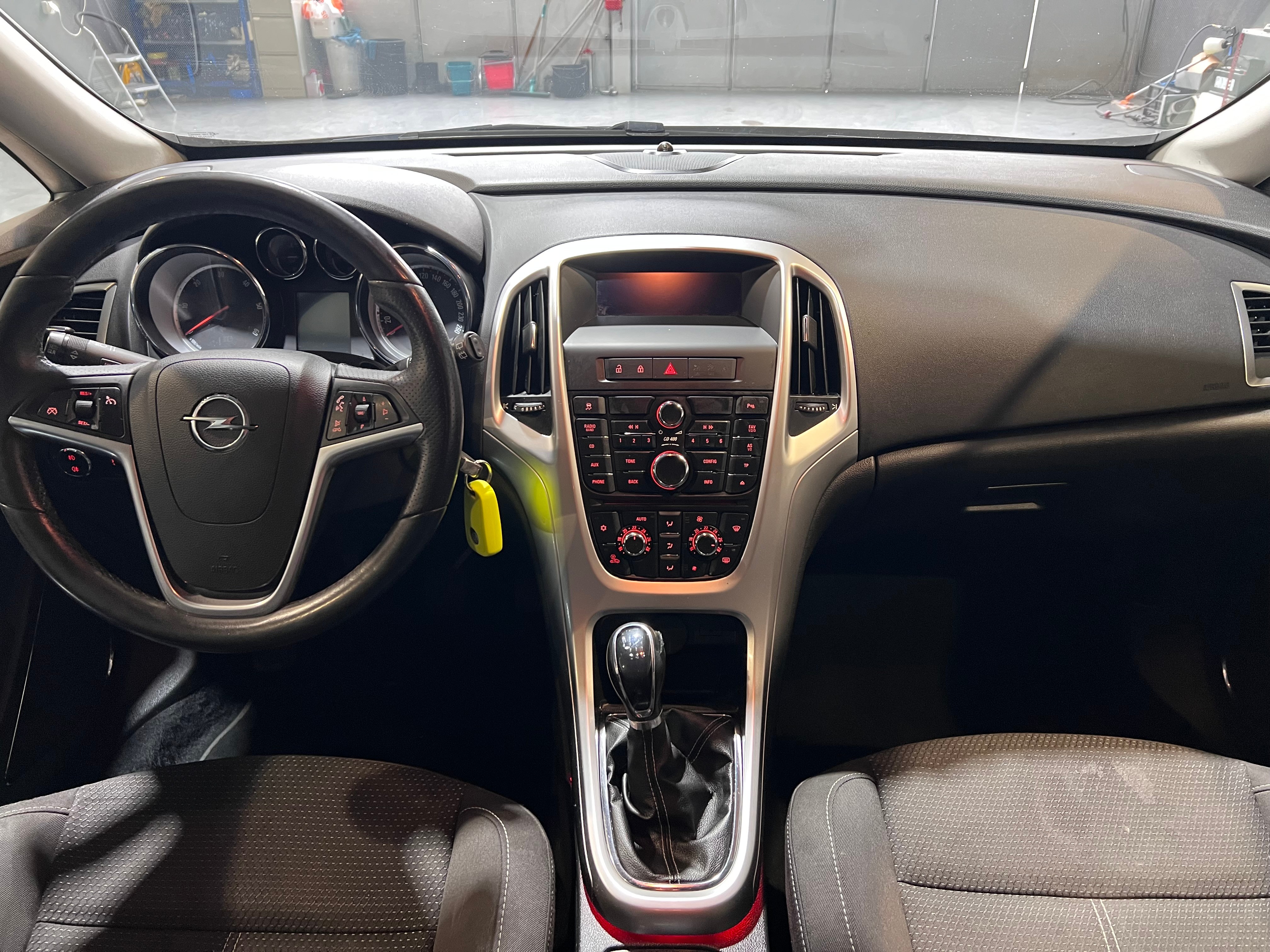 OPEL Astra 2.0 CDTi Sport — slika 9