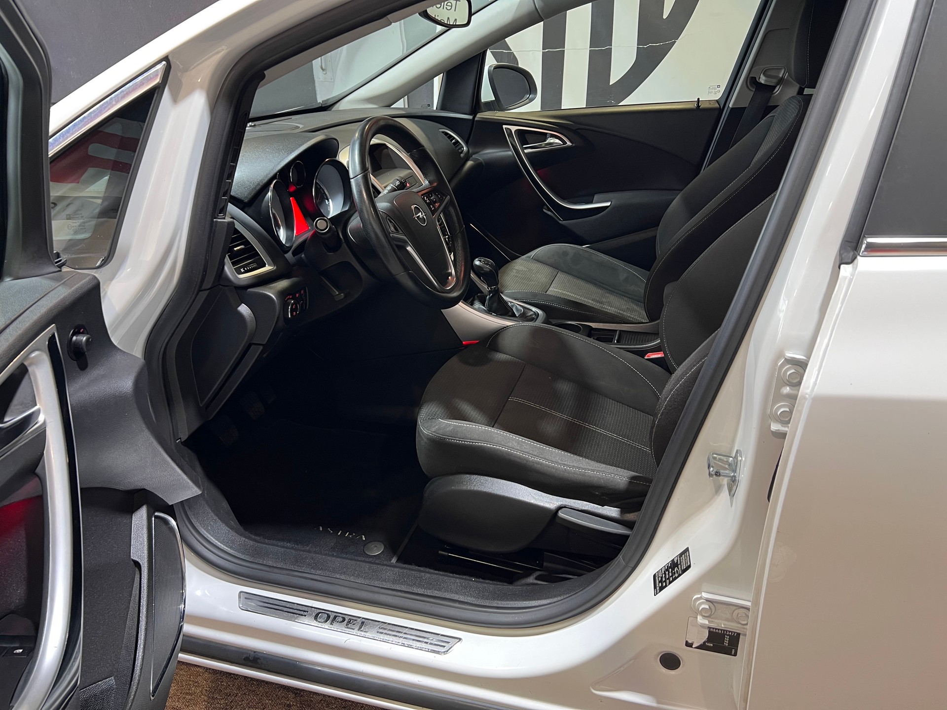 OPEL Astra 2.0 CDTi Sport-image-9