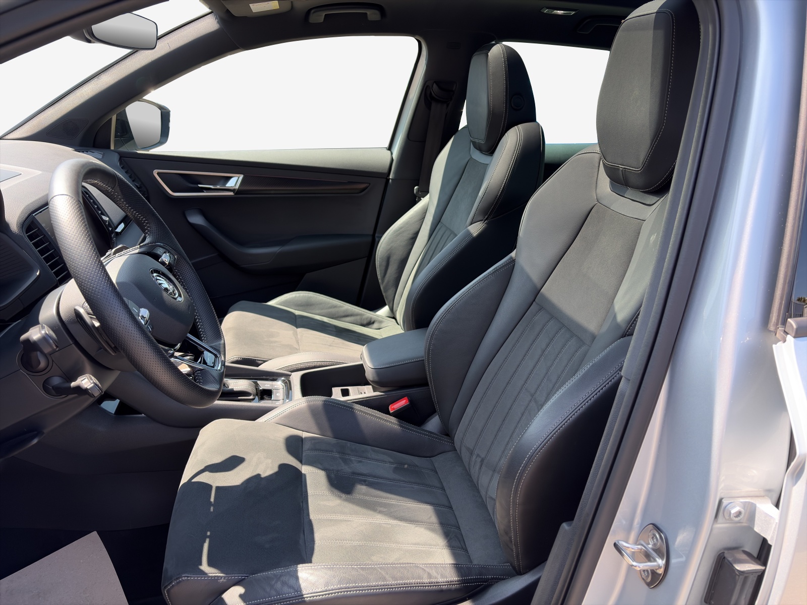 SKODA Karoq 2.0 TSI SportLine 4x4 DSG-image-6