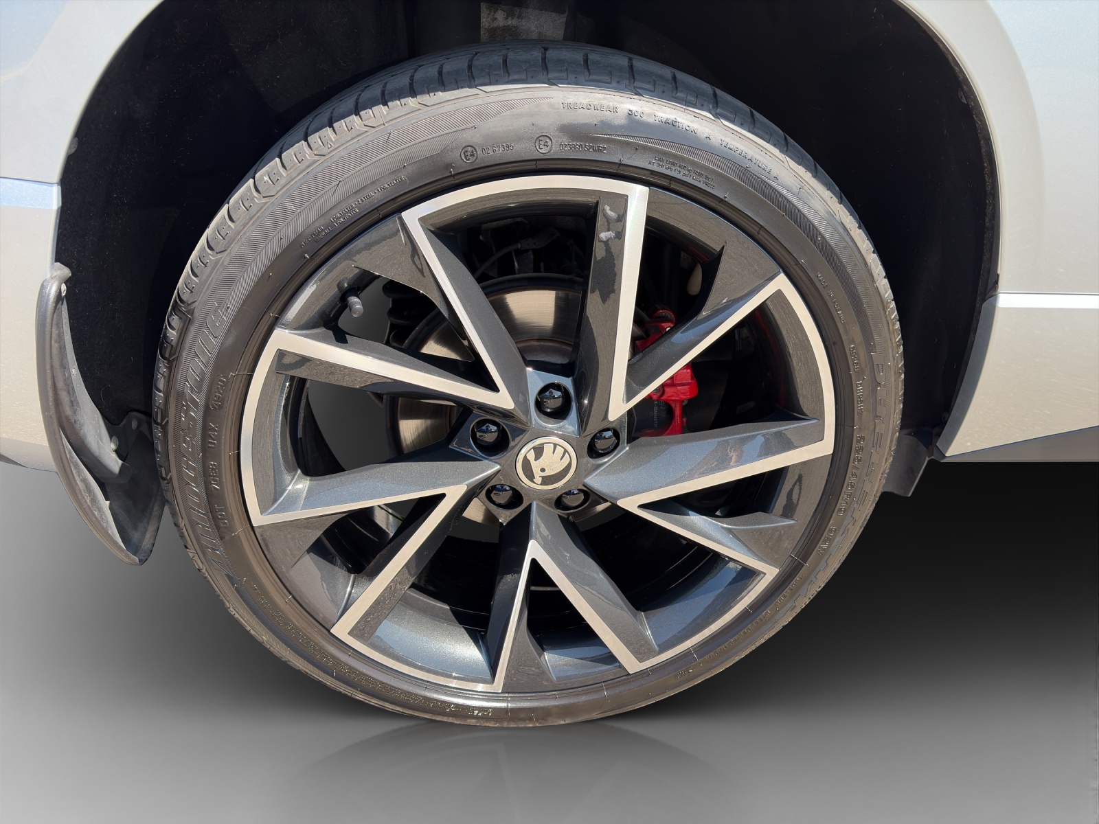 SKODA Karoq 2.0 TSI SportLine 4x4 DSG-image-13