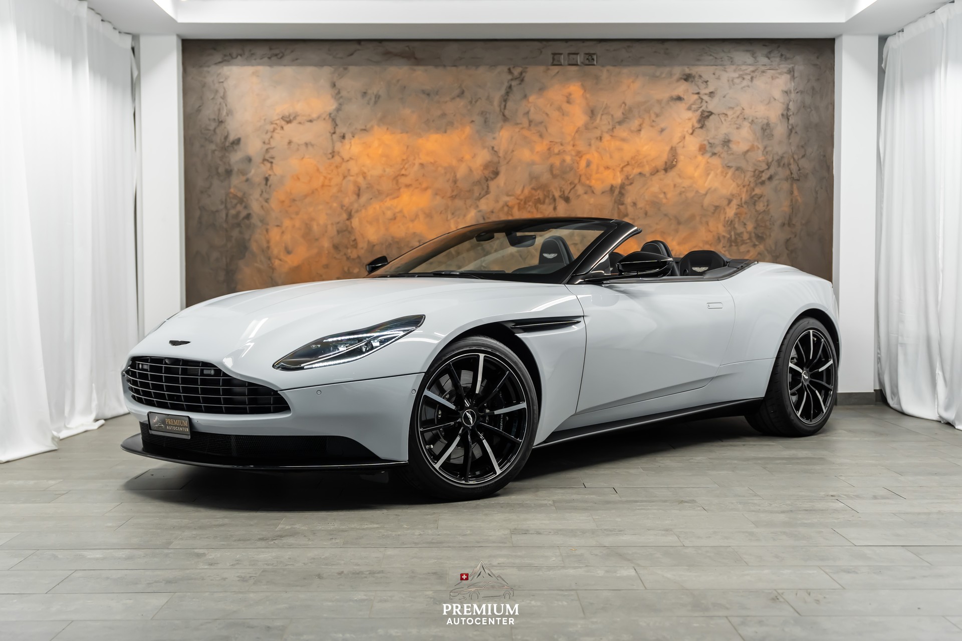 ASTON MARTIN DB11 V8 Volante Touchtronic 3 *Jewellery Satin Dark*AMP Sound*Sportsitze*20" Felgen Diamond*