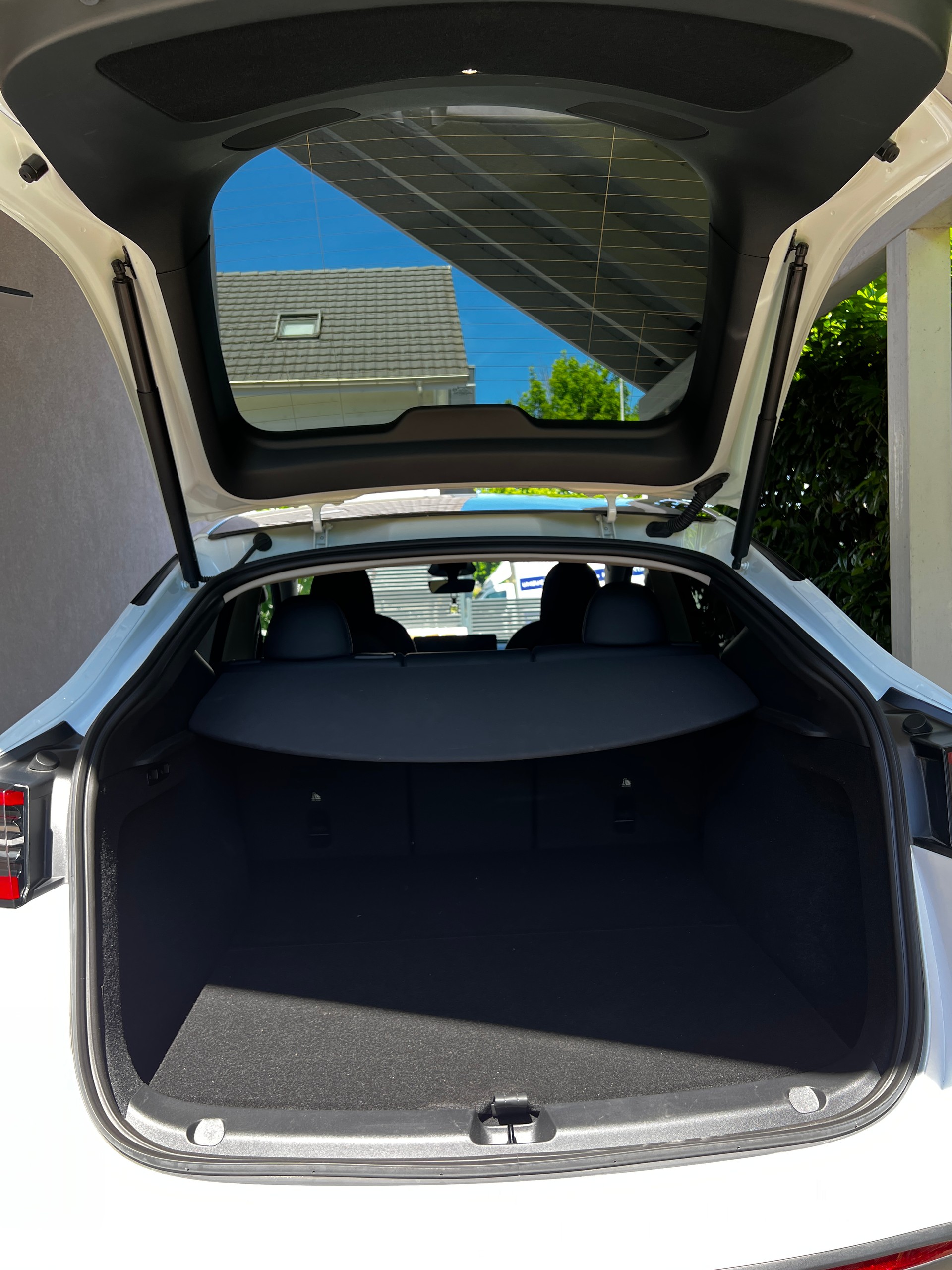 TESLA Long Range D-image-6