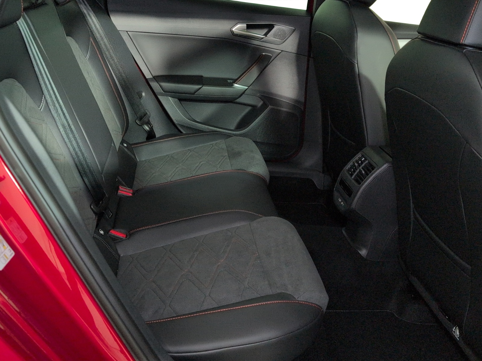 SEAT Leon 1.5 eTSI mHEV DSG FR-image-8