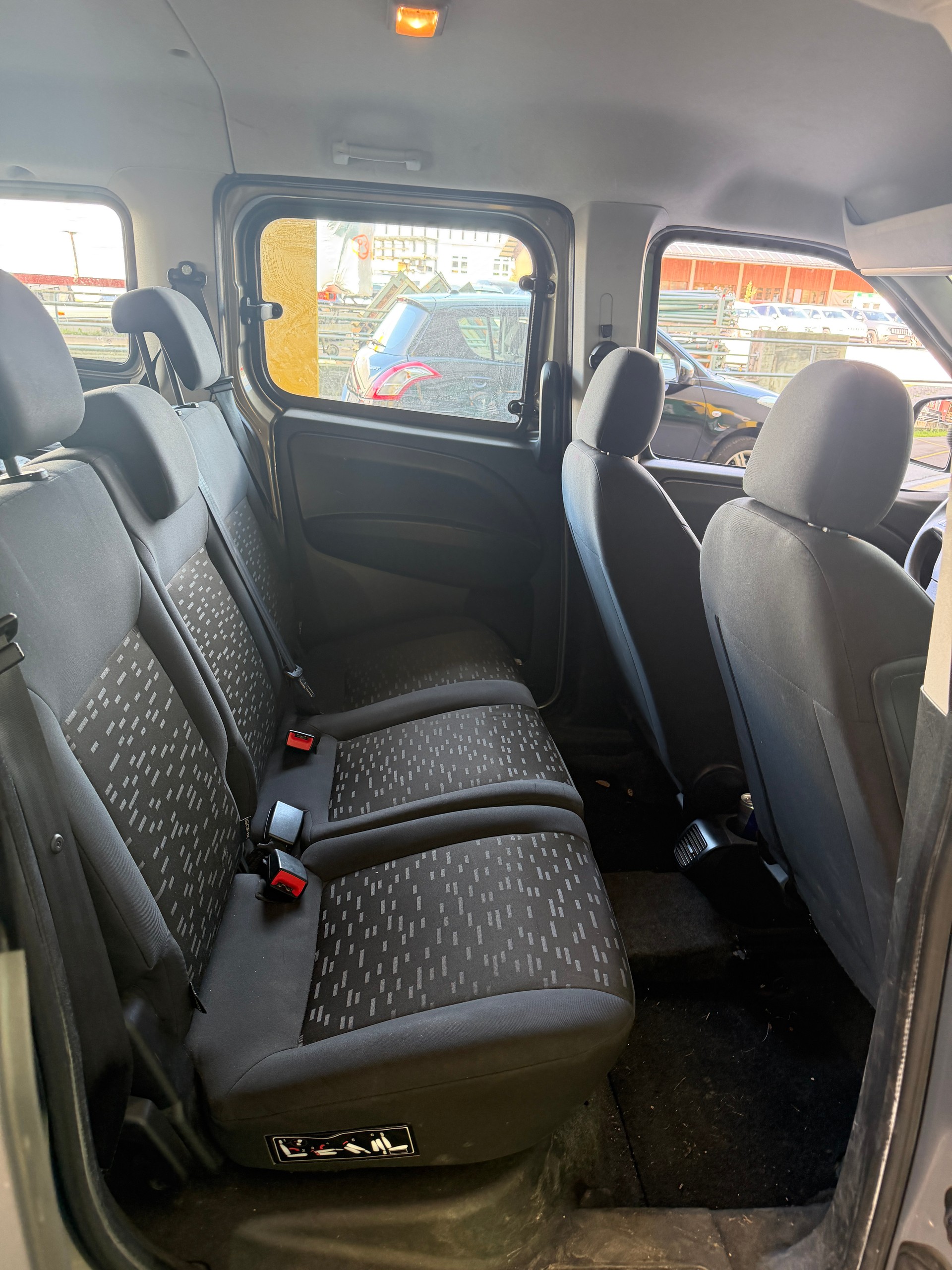 OPEL Combo 2.0 CDTI 2.4 L2H1-image-11