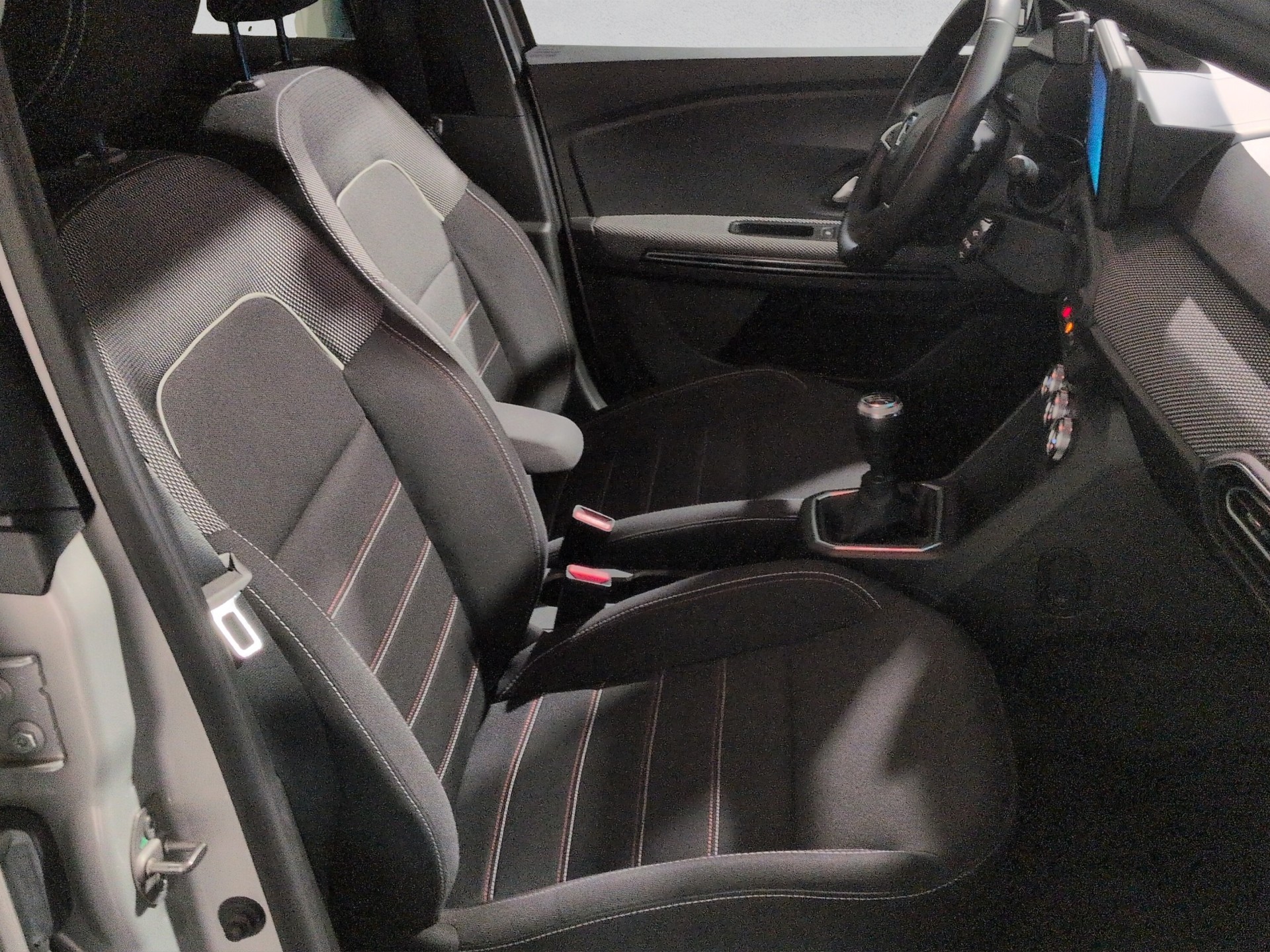 DACIA Jogger TCe 110 Extreme-image-16