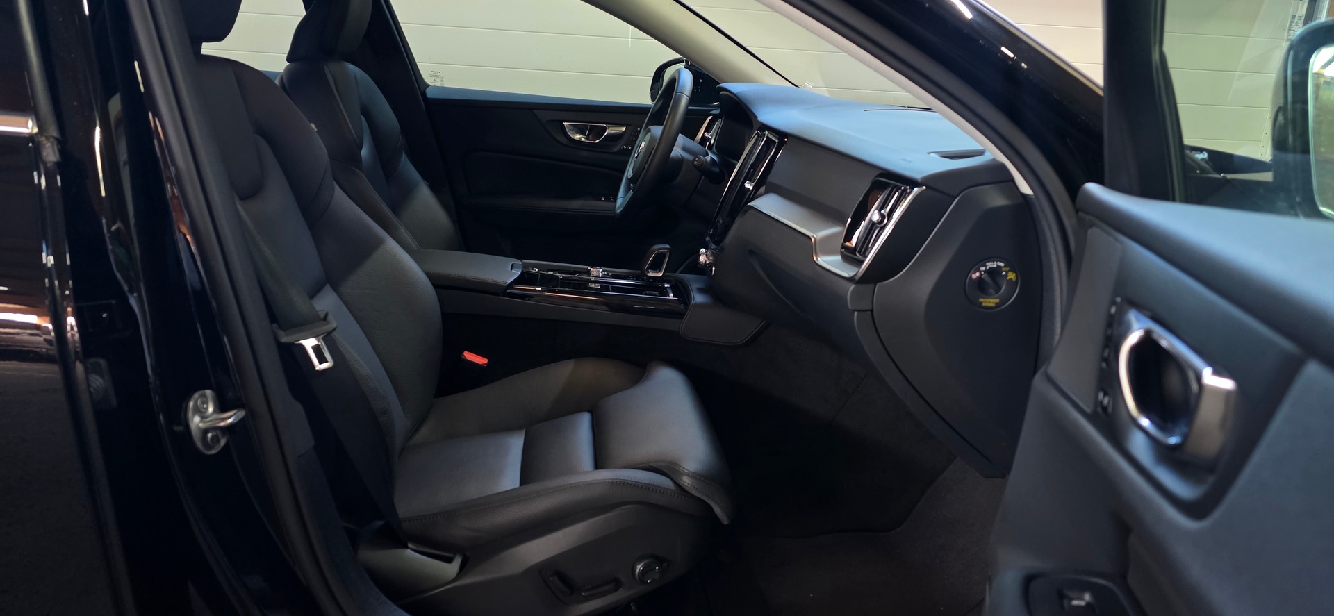 VOLVO V60 T6 eAWD Plug in Hybrid Plus Bright Geartronic *Sitz-&Lenkradheizung* LaneAssist&ACC*-image-23