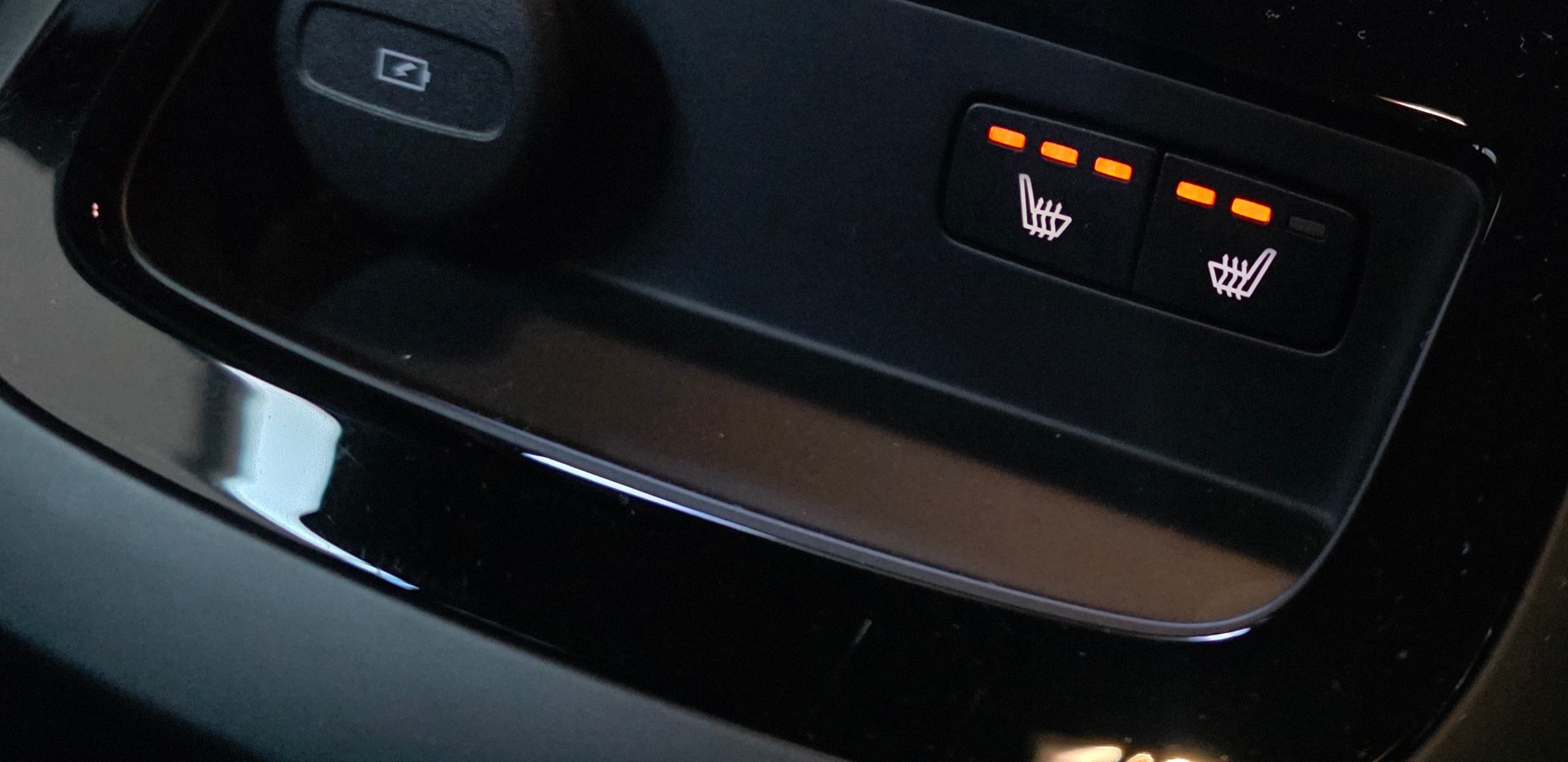 VOLVO V60 T6 eAWD Plug in Hybrid Plus Bright Geartronic *Sitz-&Lenkradheizung* LaneAssist&ACC*-image-27