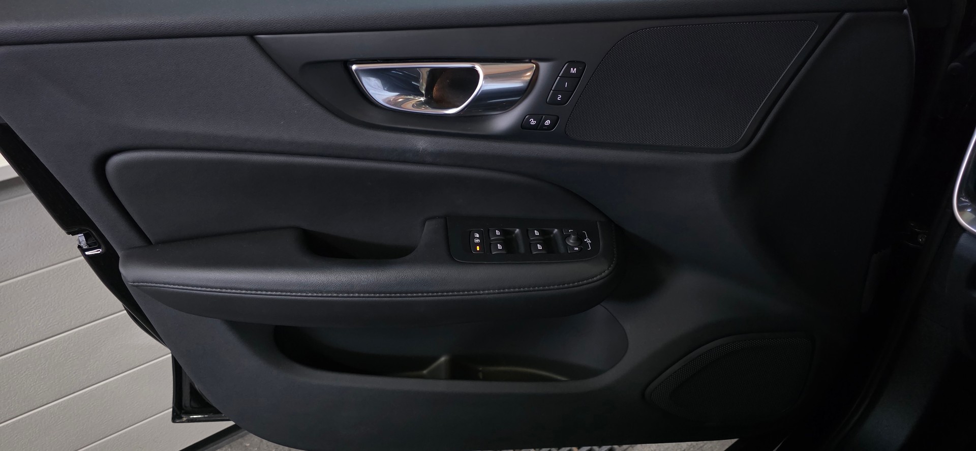 VOLVO V60 T6 eAWD Plug in Hybrid Plus Bright Geartronic *Sitz-&Lenkradheizung* LaneAssist&ACC*-image-21