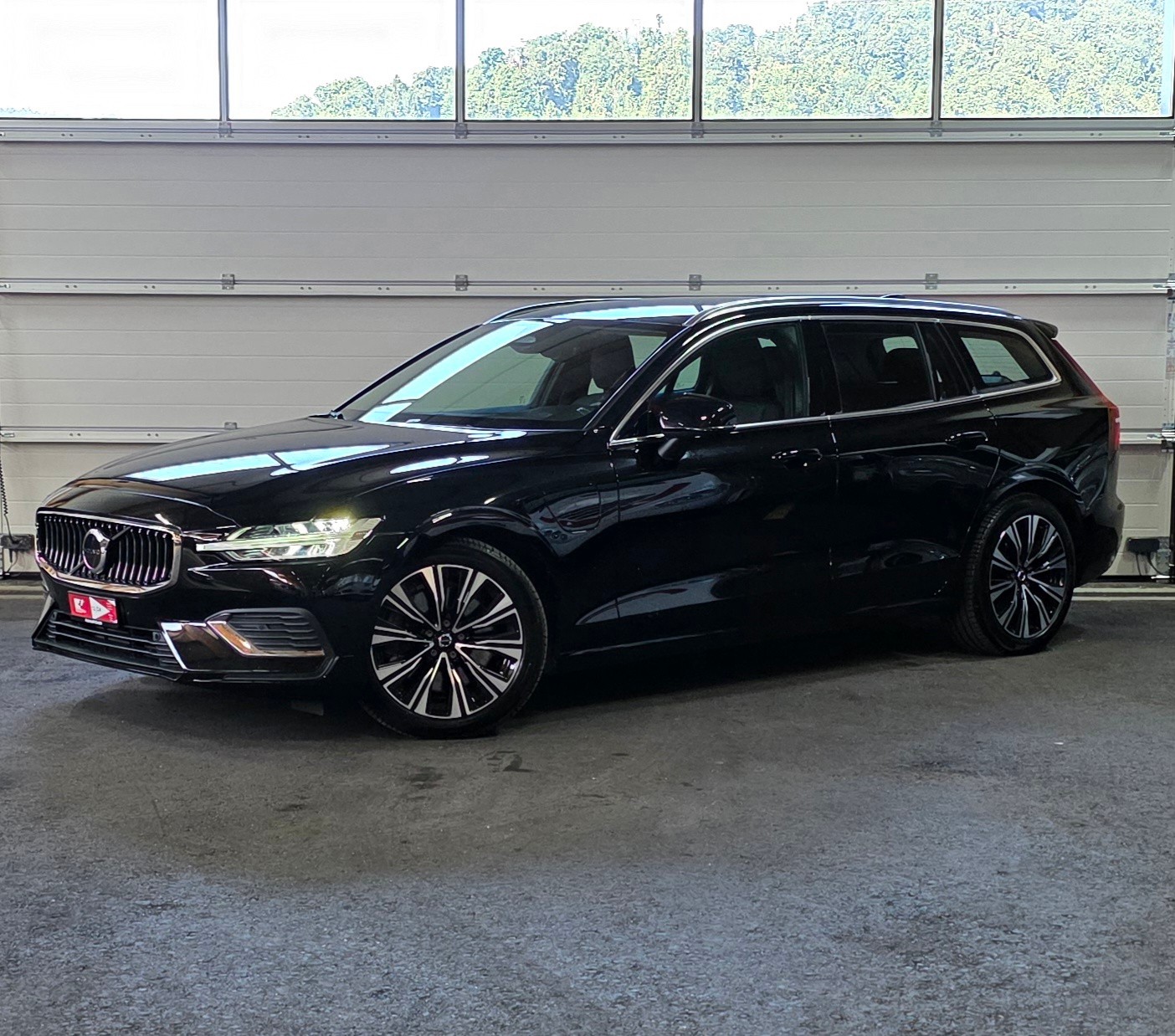 VOLVO V60 T6 eAWD Plug in Hybrid Plus Bright Geartronic *Sitz-&Lenkradheizung* LaneAssist&ACC*