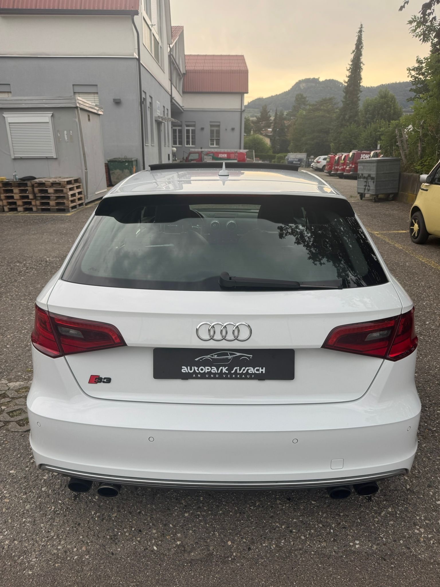 AUDI S3 Sportback 2.0 TFSI quattro S-tronic-image-4