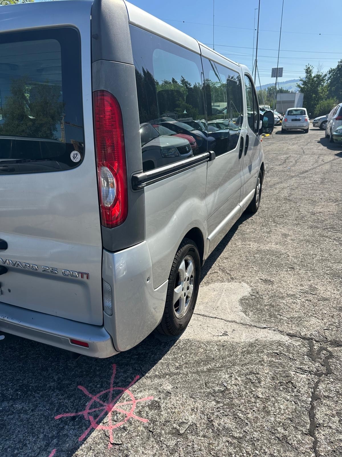 OPEL Vivaro Life 2.5CDTI 2.7t L1H1-image-5
