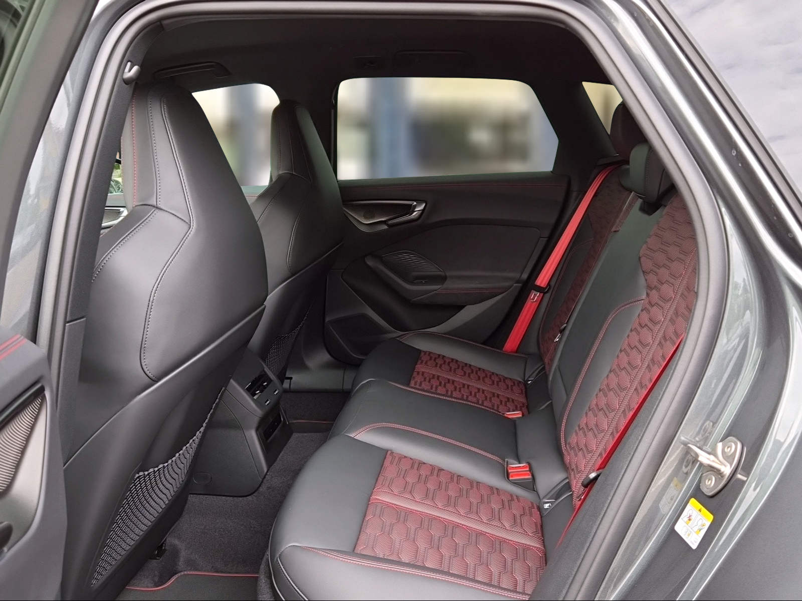 AUDI RS 5 Avant TFSI 470 kW Tiptronic quattro Daytonagrau Perleffekt-image-9