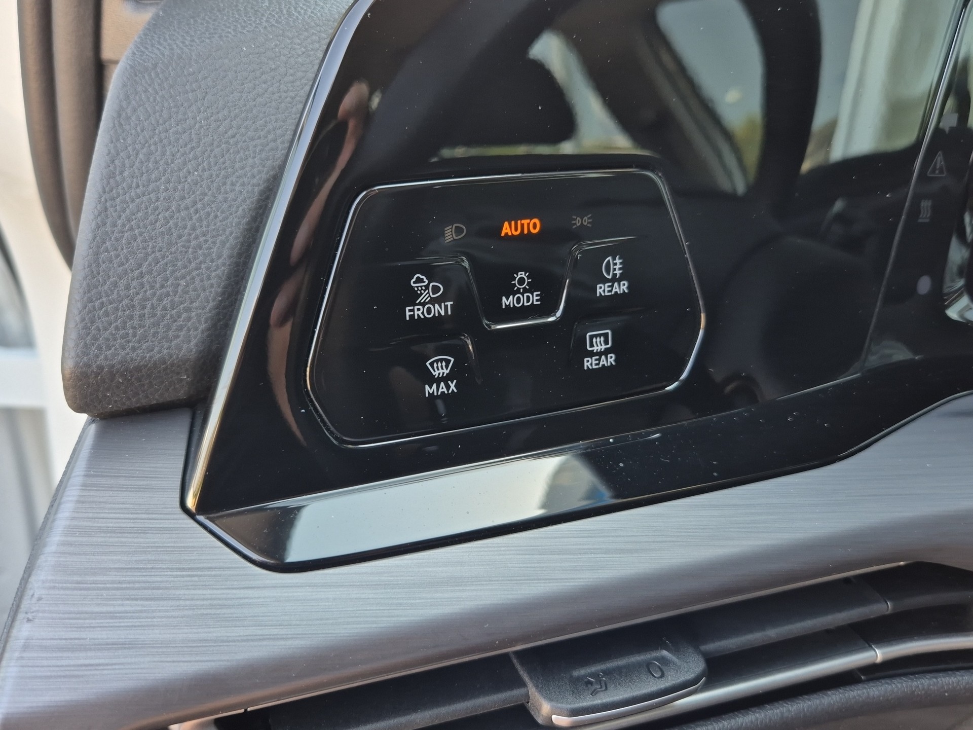 VW Golf 1.5 eTSI mHEV ACT First Edition DSG-image-20