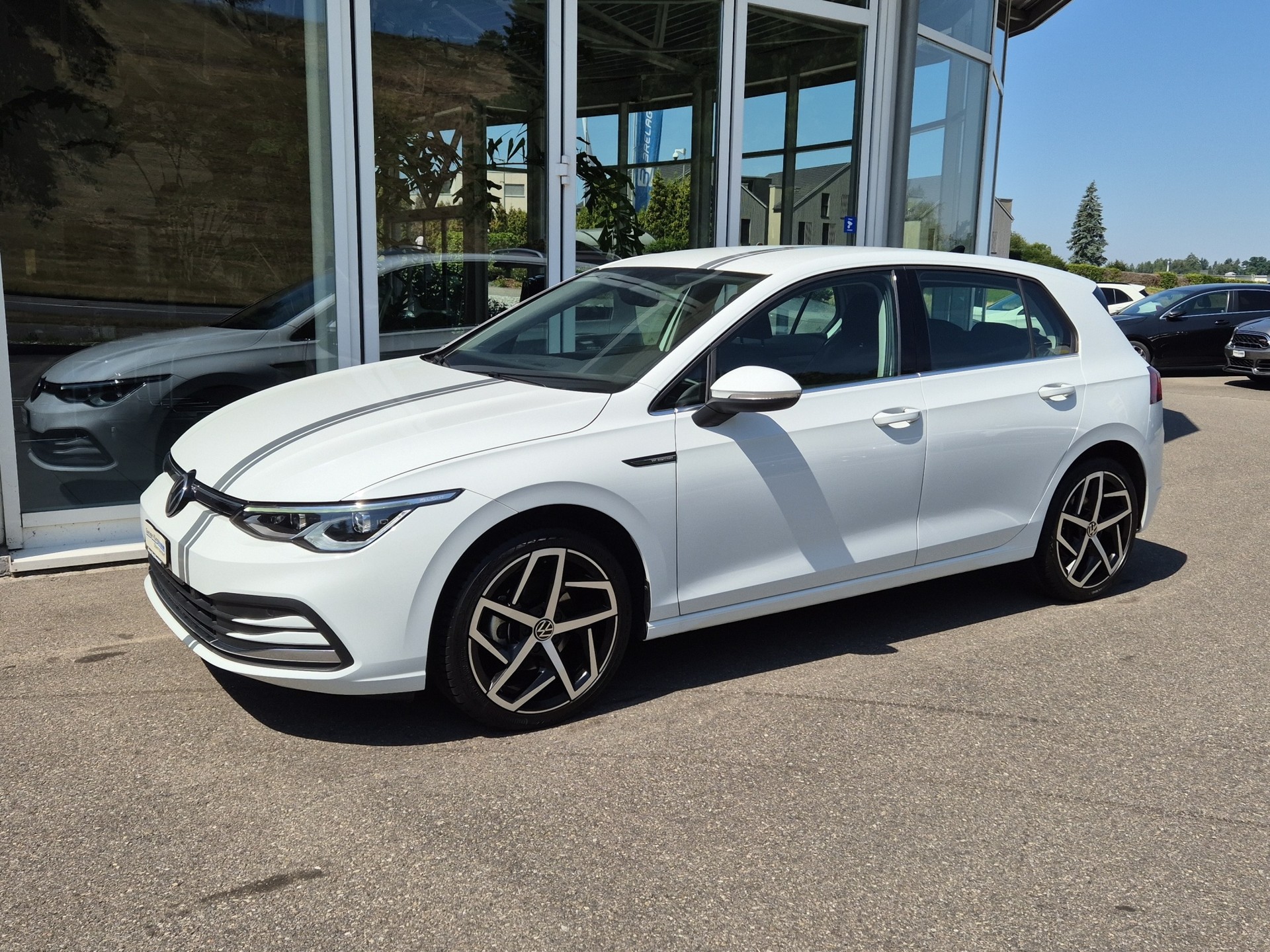 VW Golf 1.5 eTSI mHEV ACT First Edition DSG-image-0