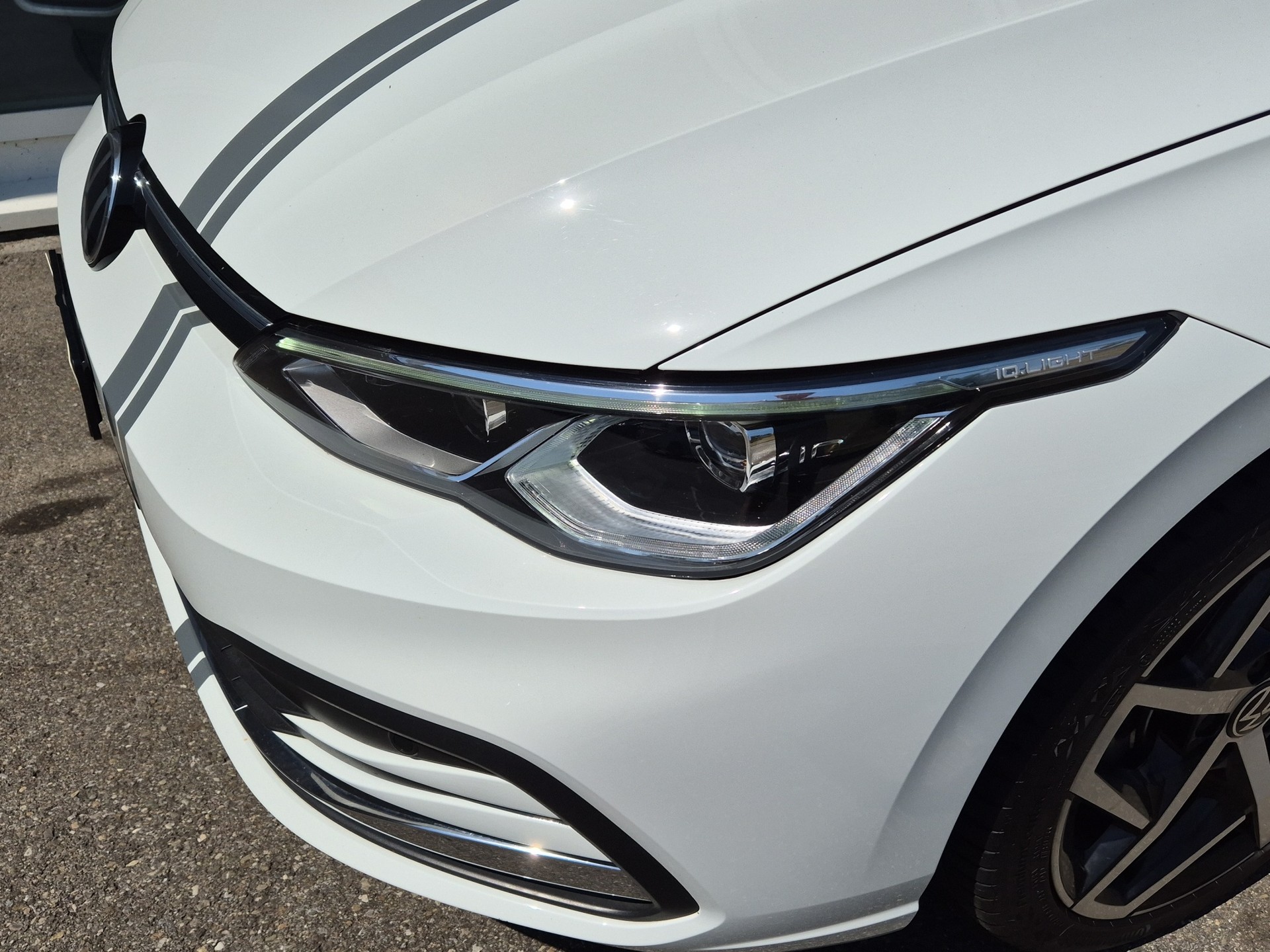 VW Golf 1.5 eTSI mHEV ACT First Edition DSG-image-2