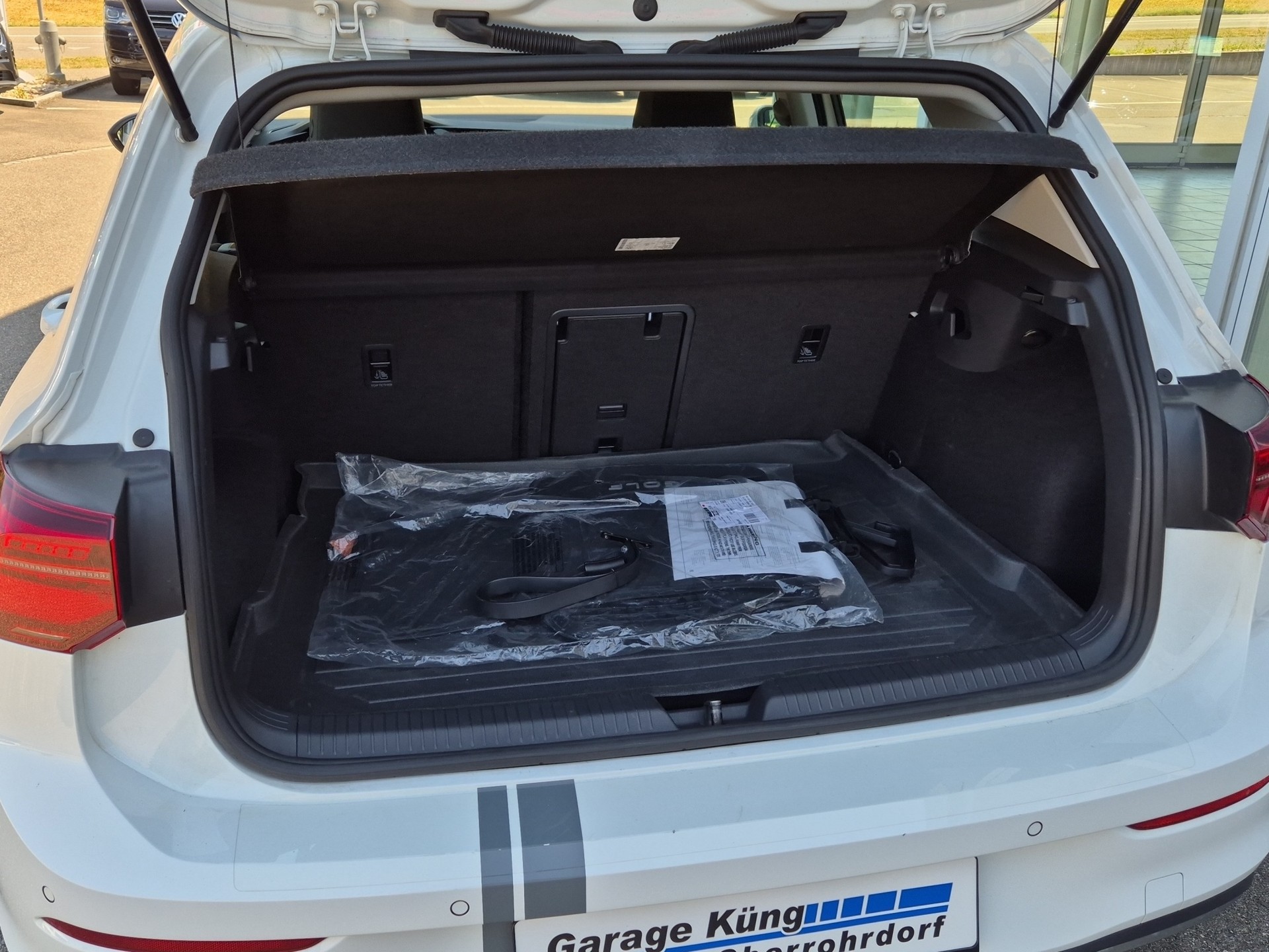 VW Golf 1.5 eTSI mHEV ACT First Edition DSG-image-23
