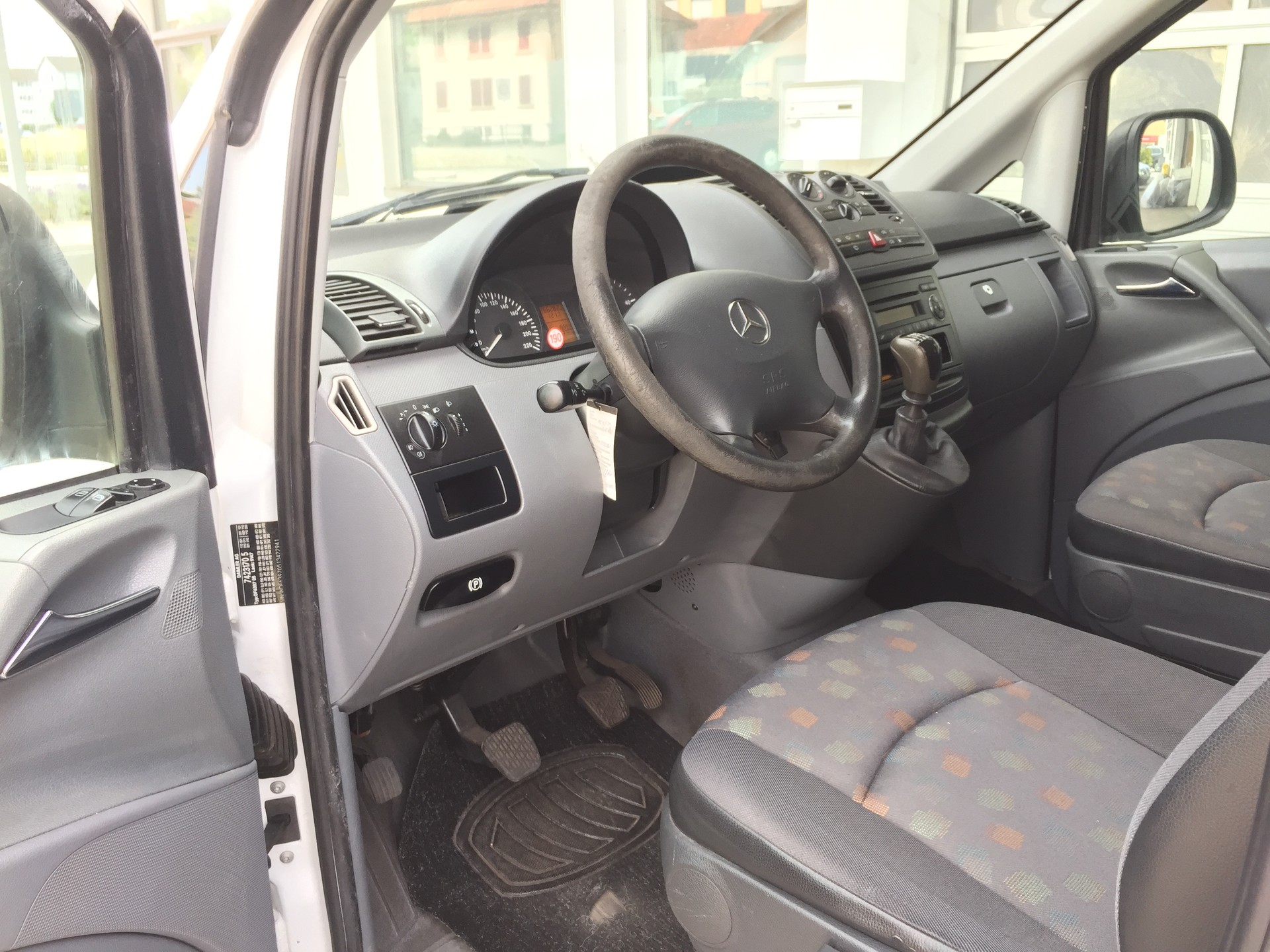 MERCEDES-BENZ Vito 109 CDI-image-11