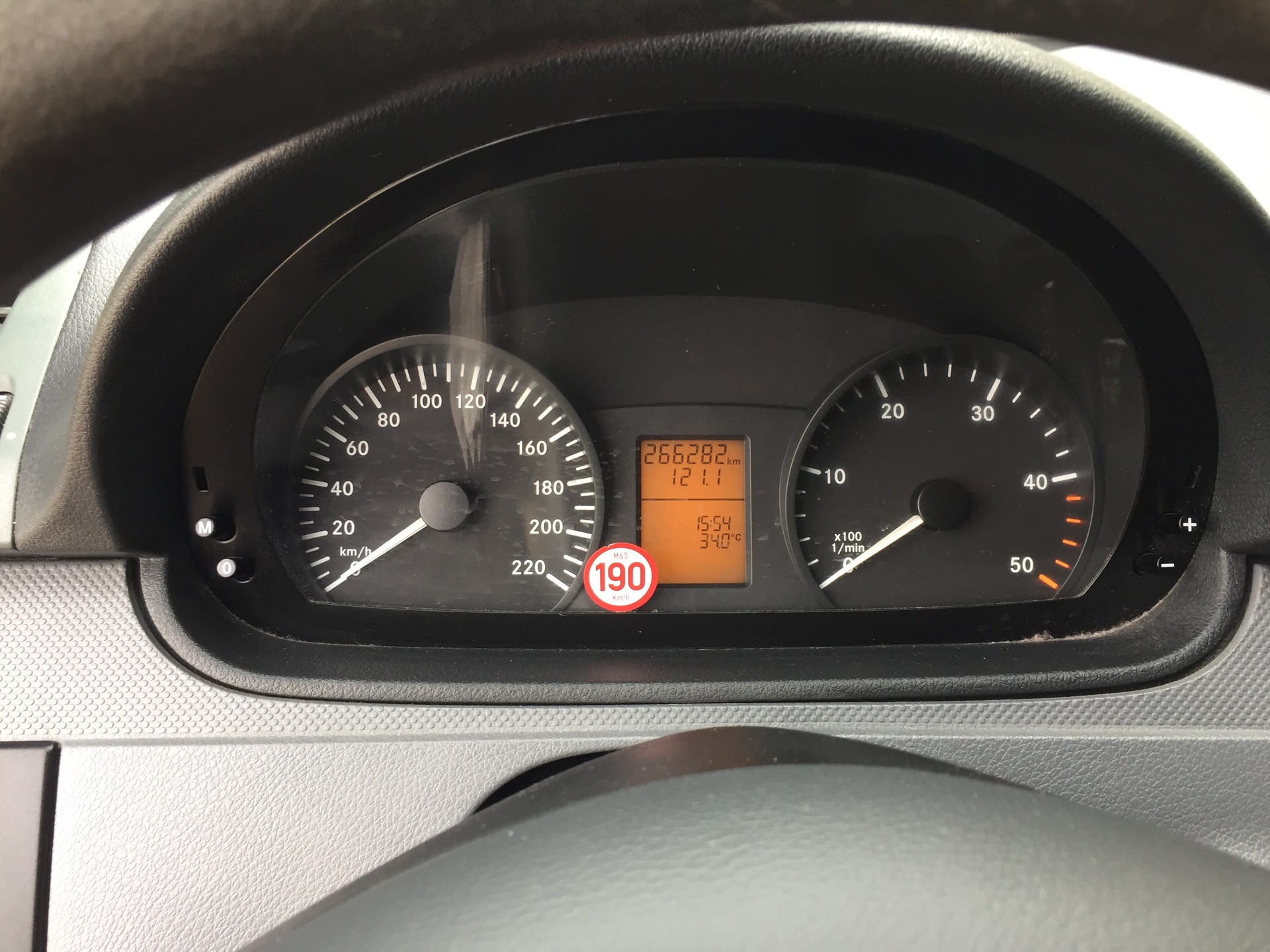 MERCEDES-BENZ Vito 109 CDI-image-12