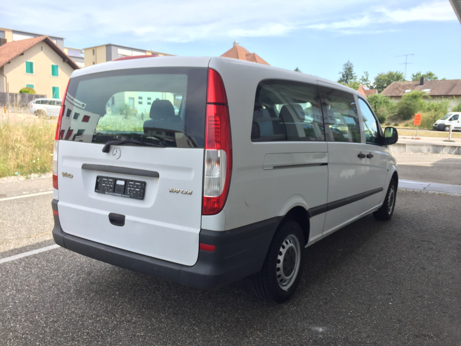 MERCEDES-BENZ Vito 109 CDI-image-4