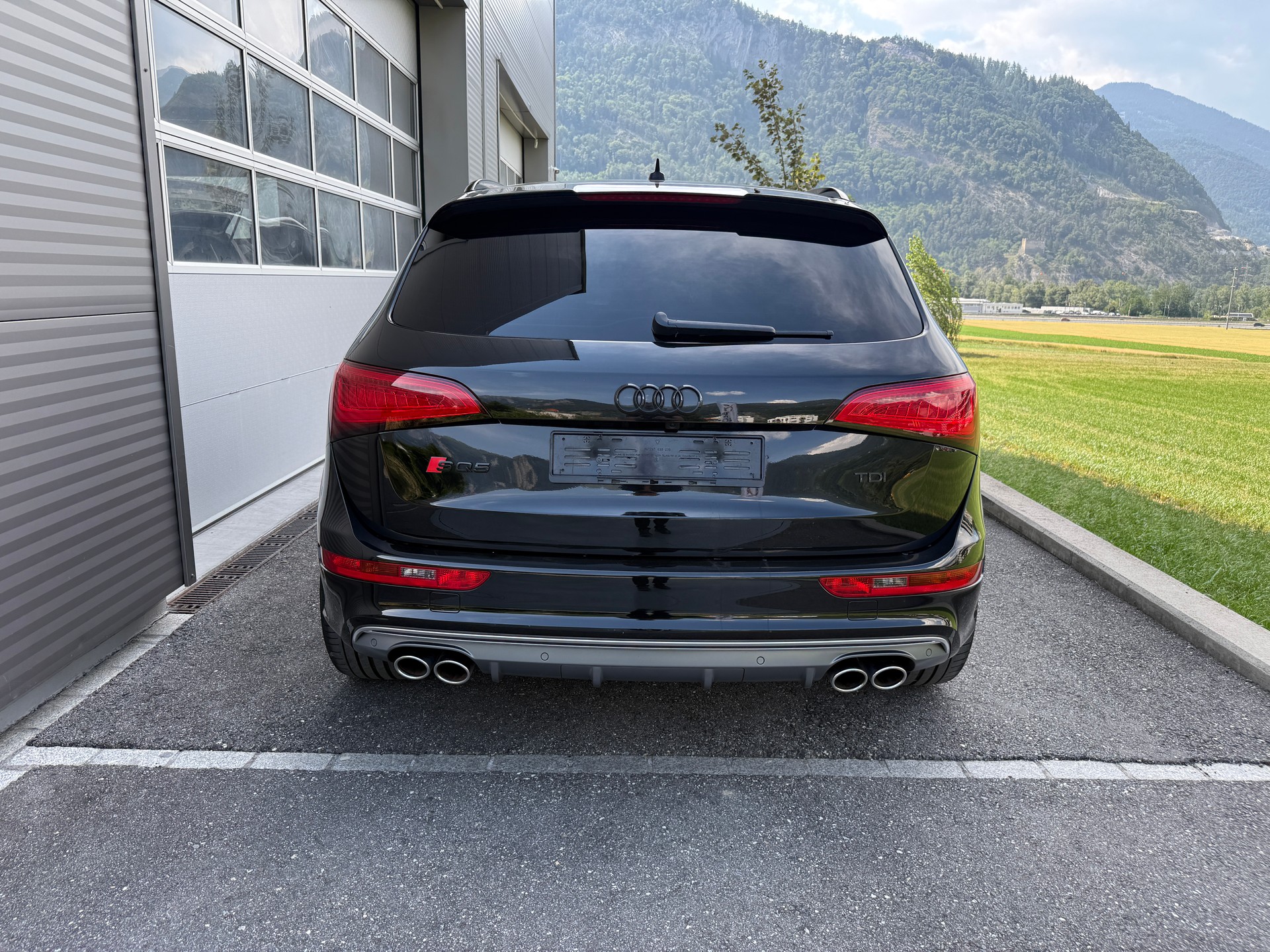 AUDI SQ5 3.0 TDI quattro tiptronic-image-4