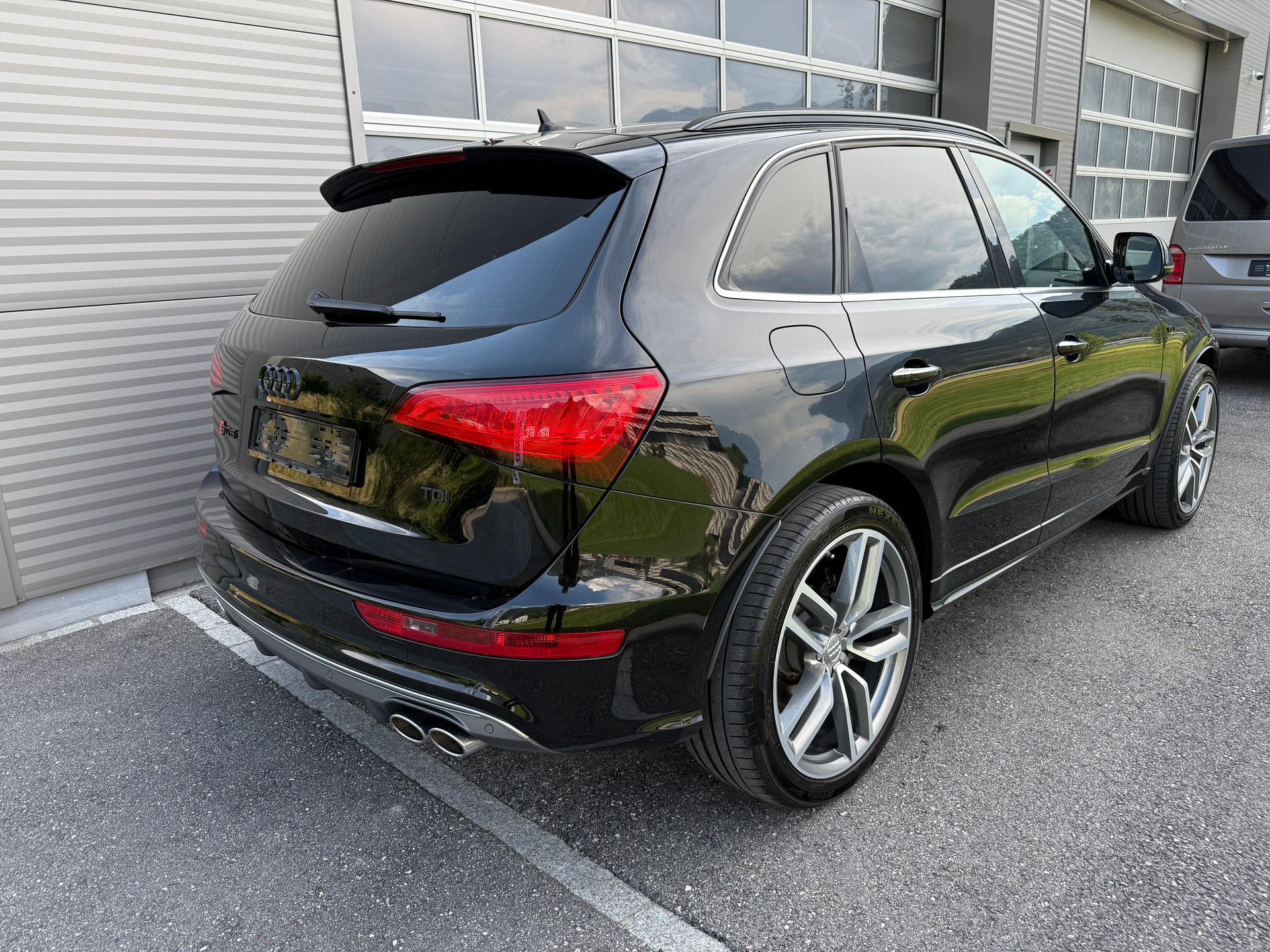 AUDI SQ5 3.0 TDI quattro tiptronic-image-3