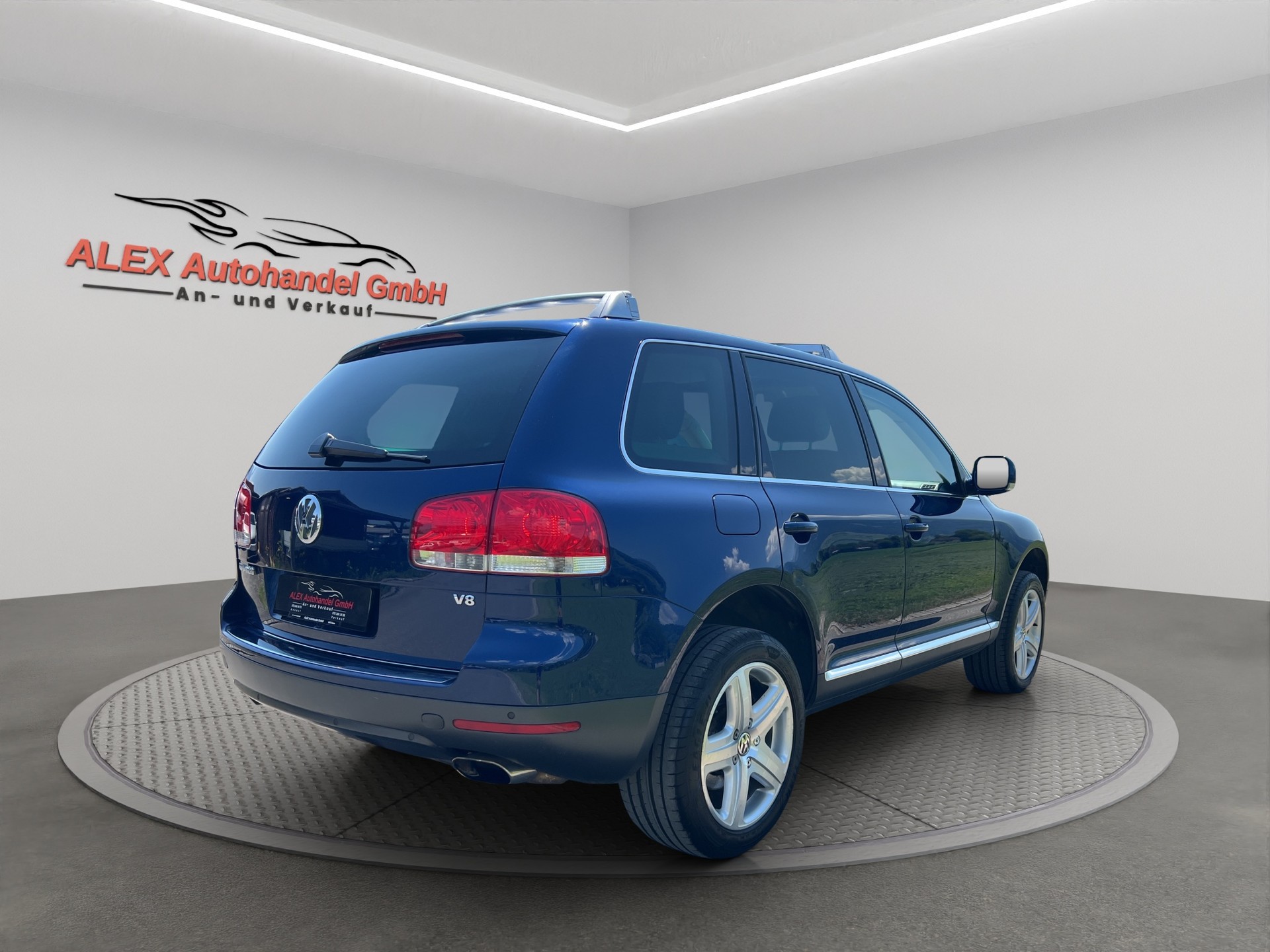 VW Touareg 4.2 V8 Automatic-image-6