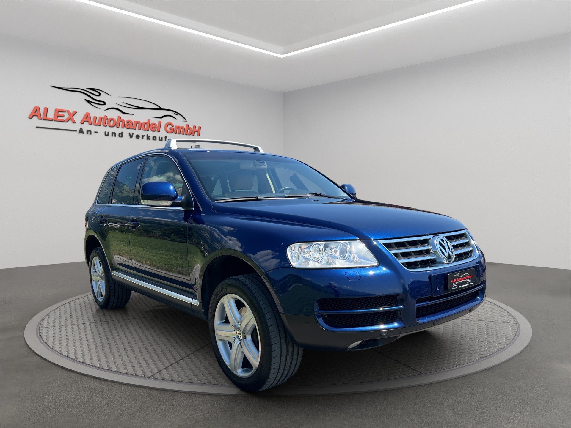 VW Touareg 4.2 V8 Automatic-image-8