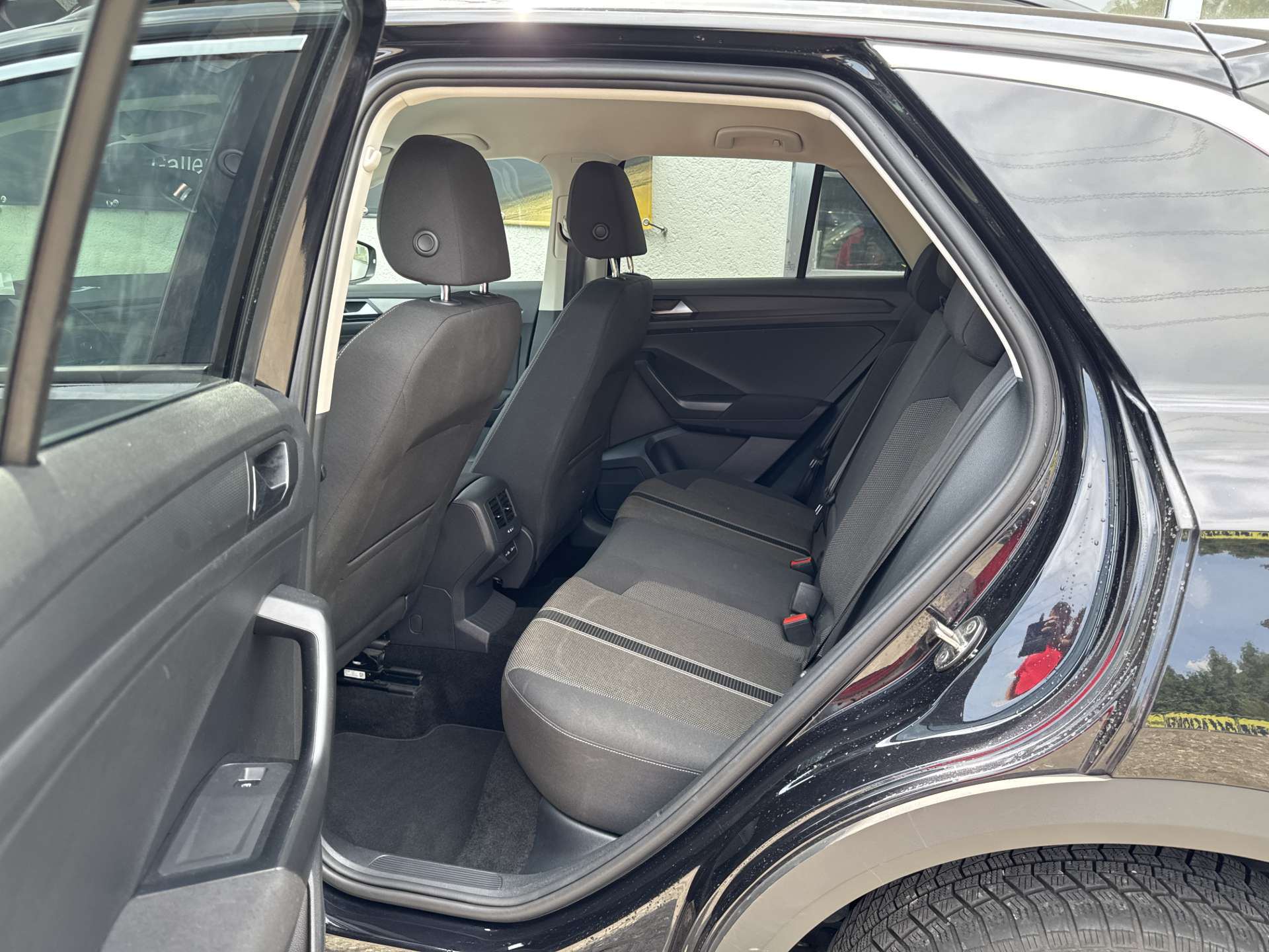 VW T-Roc 1.5 TSi EVO Advance DSG-Automat-image-7
