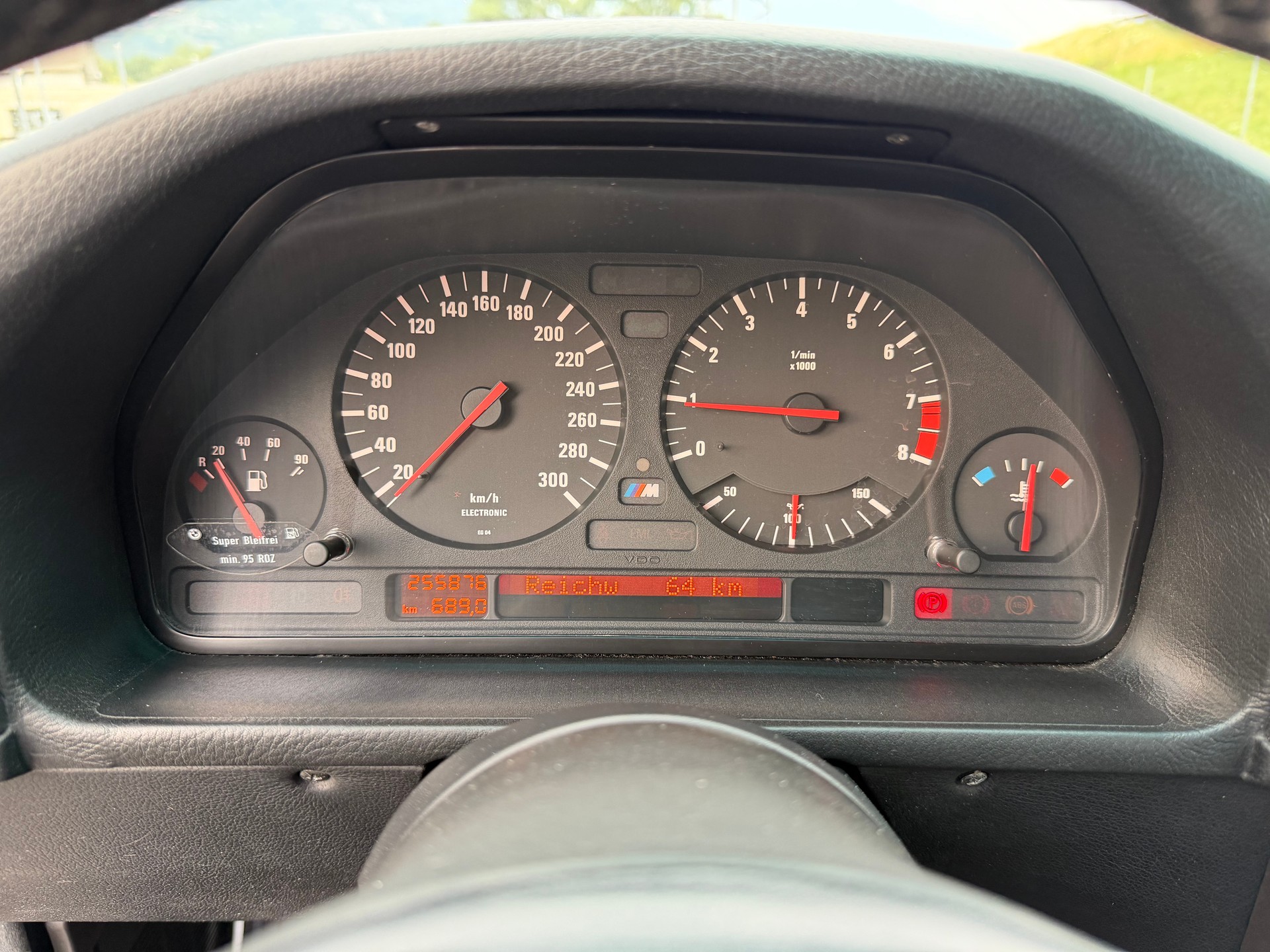 BMW M5 E34-image-15
