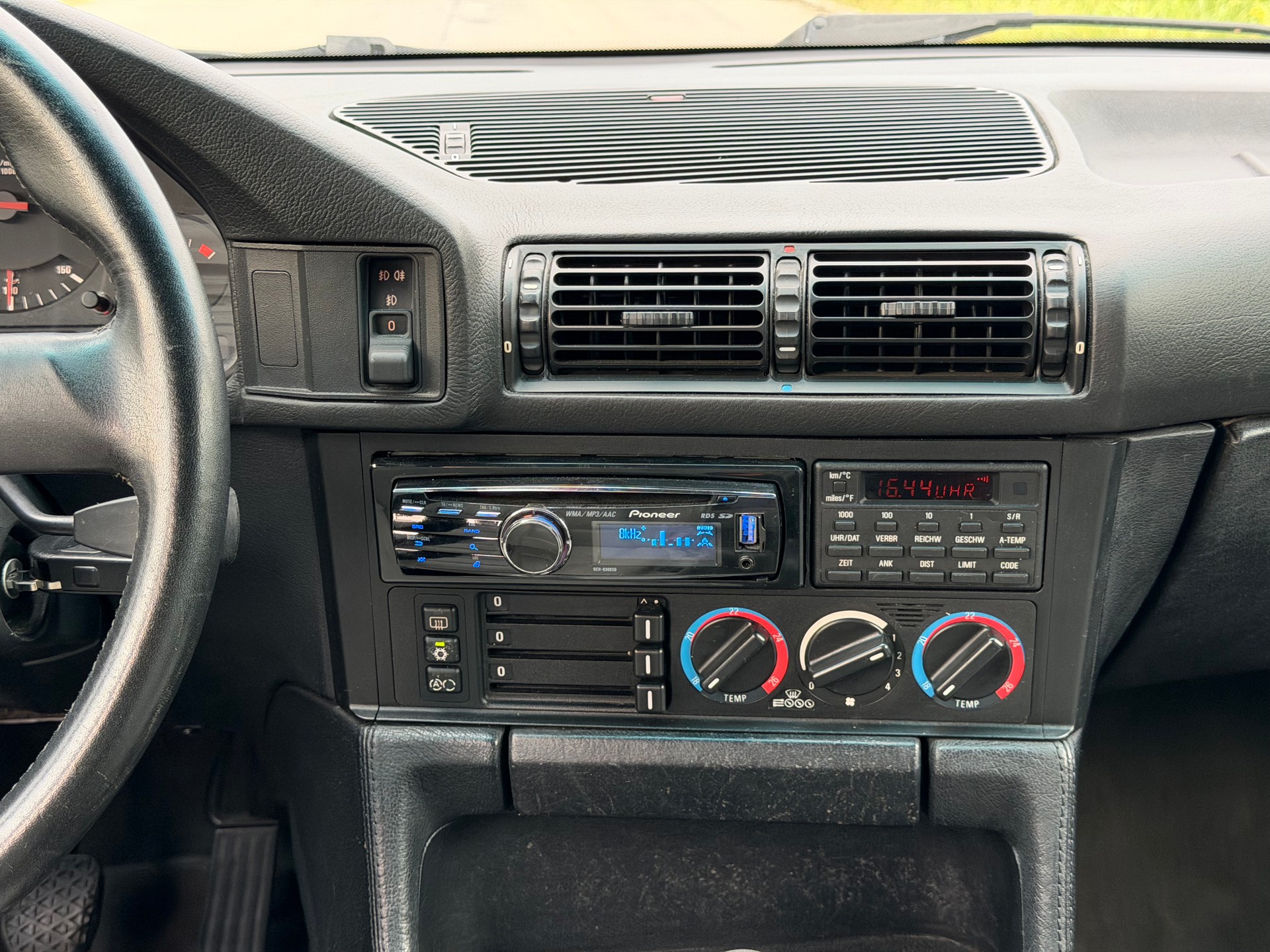 BMW M5 E34-image-12