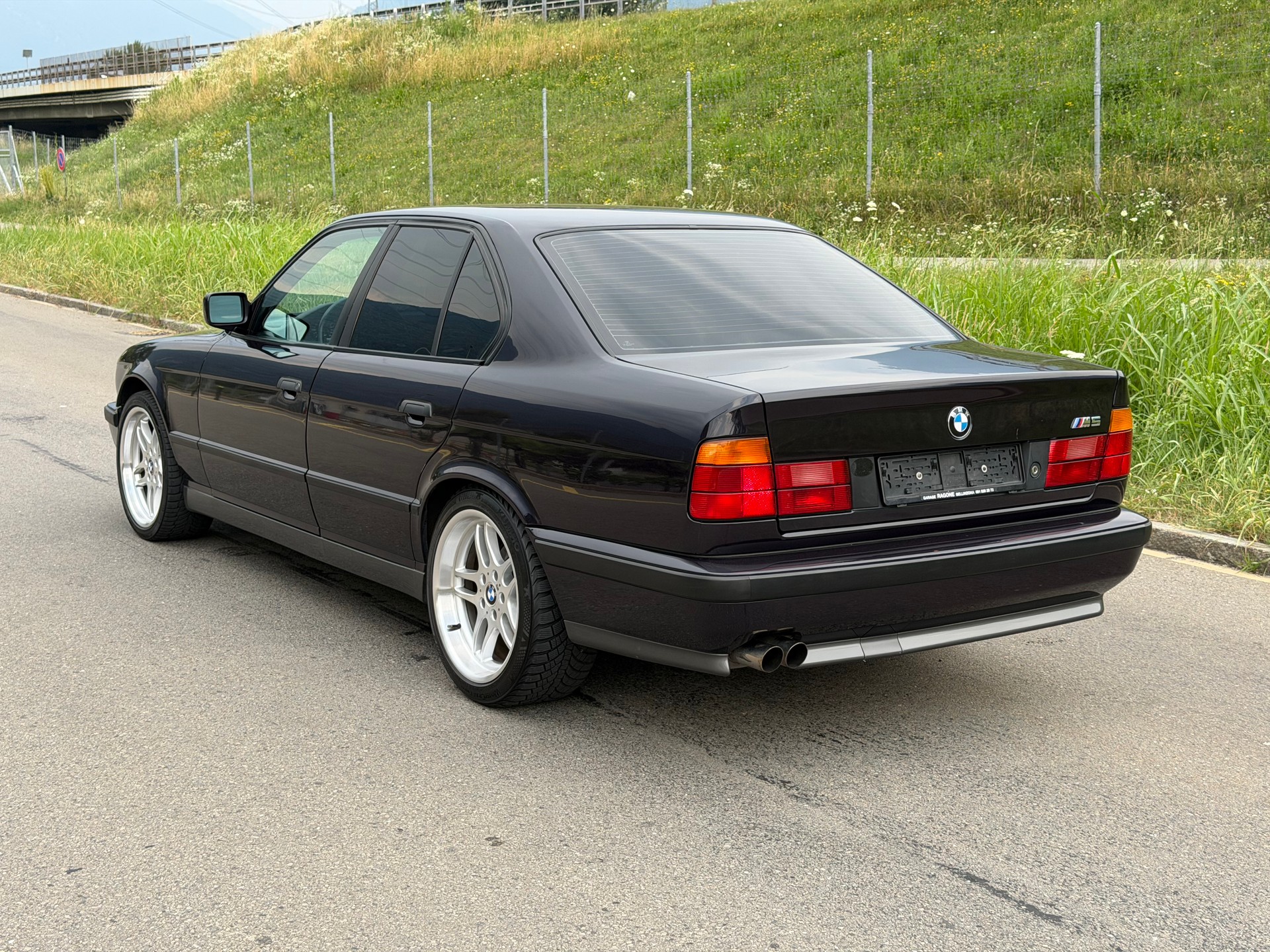 BMW M5 E34-image-2