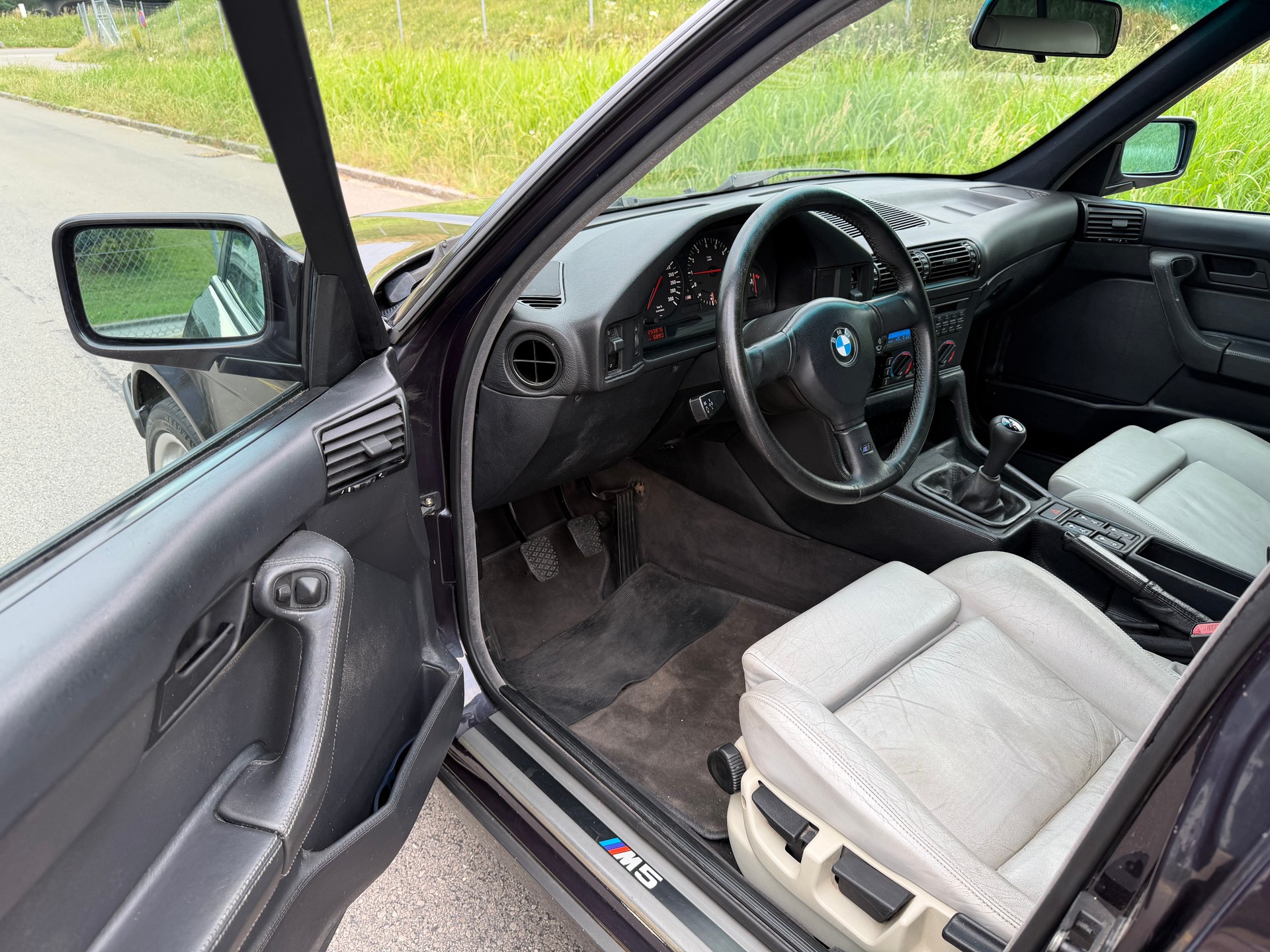 BMW M5 E34-image-7