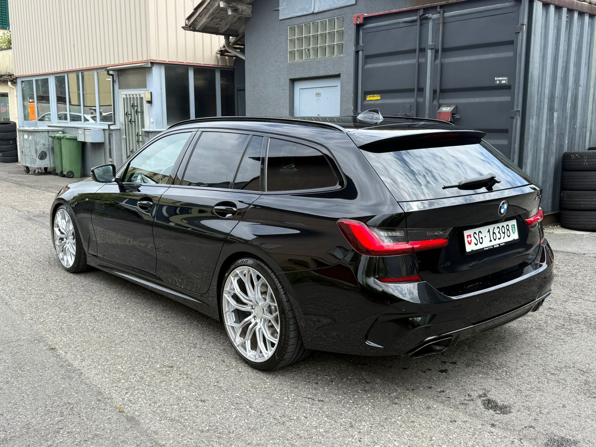 BMW M340i xDrive-image-2