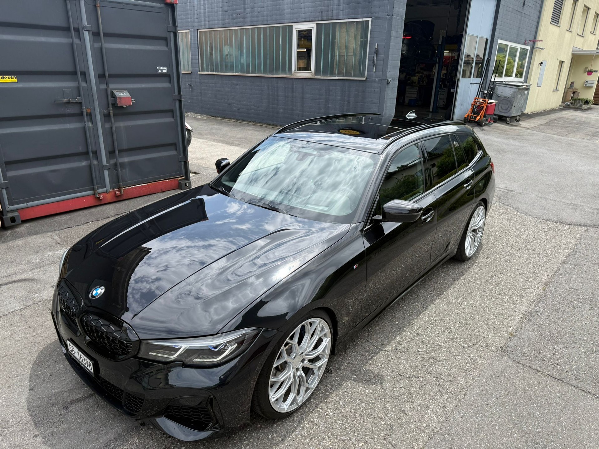 BMW M340i xDrive-image-3