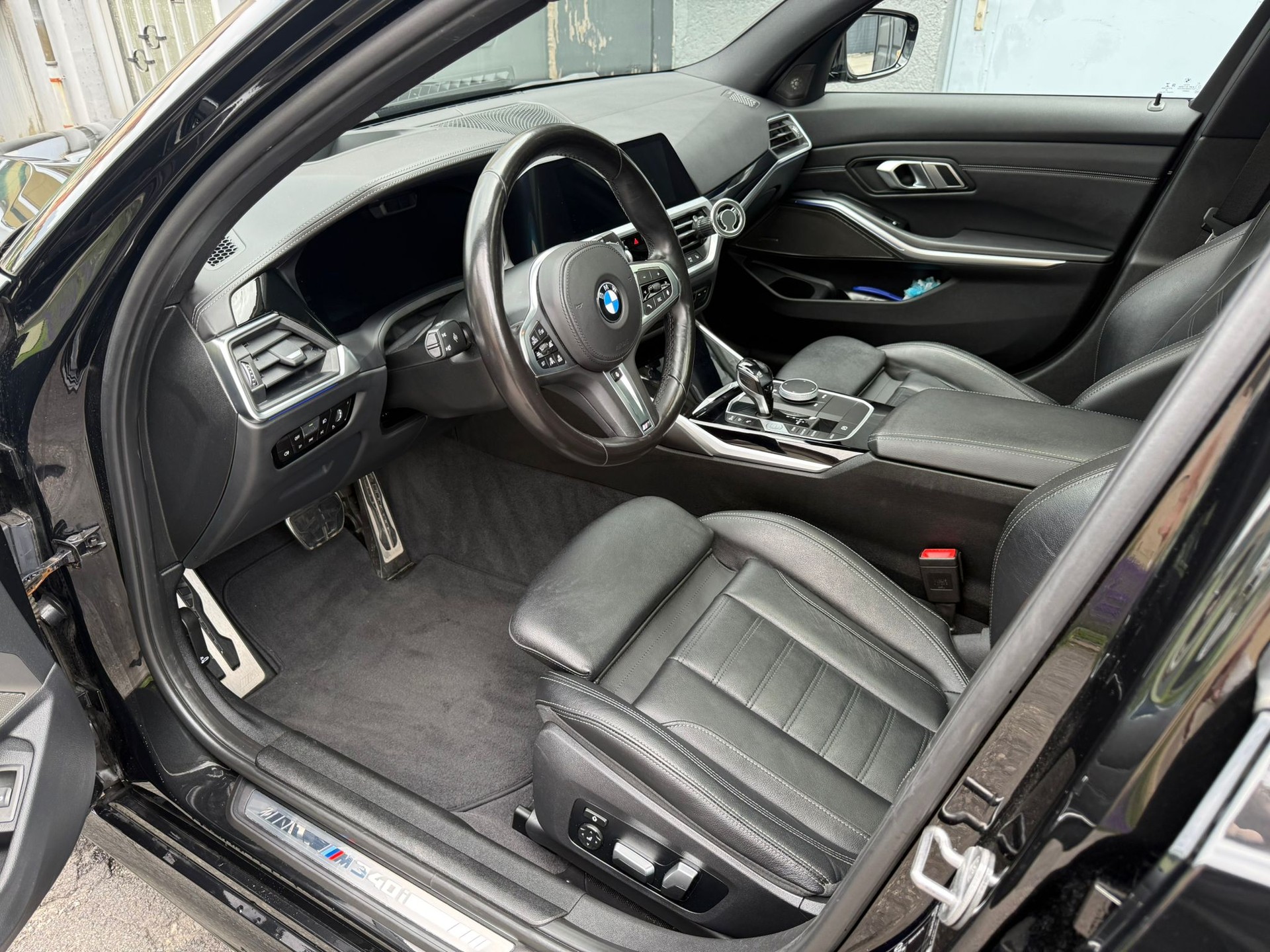 BMW M340i xDrive-image-4