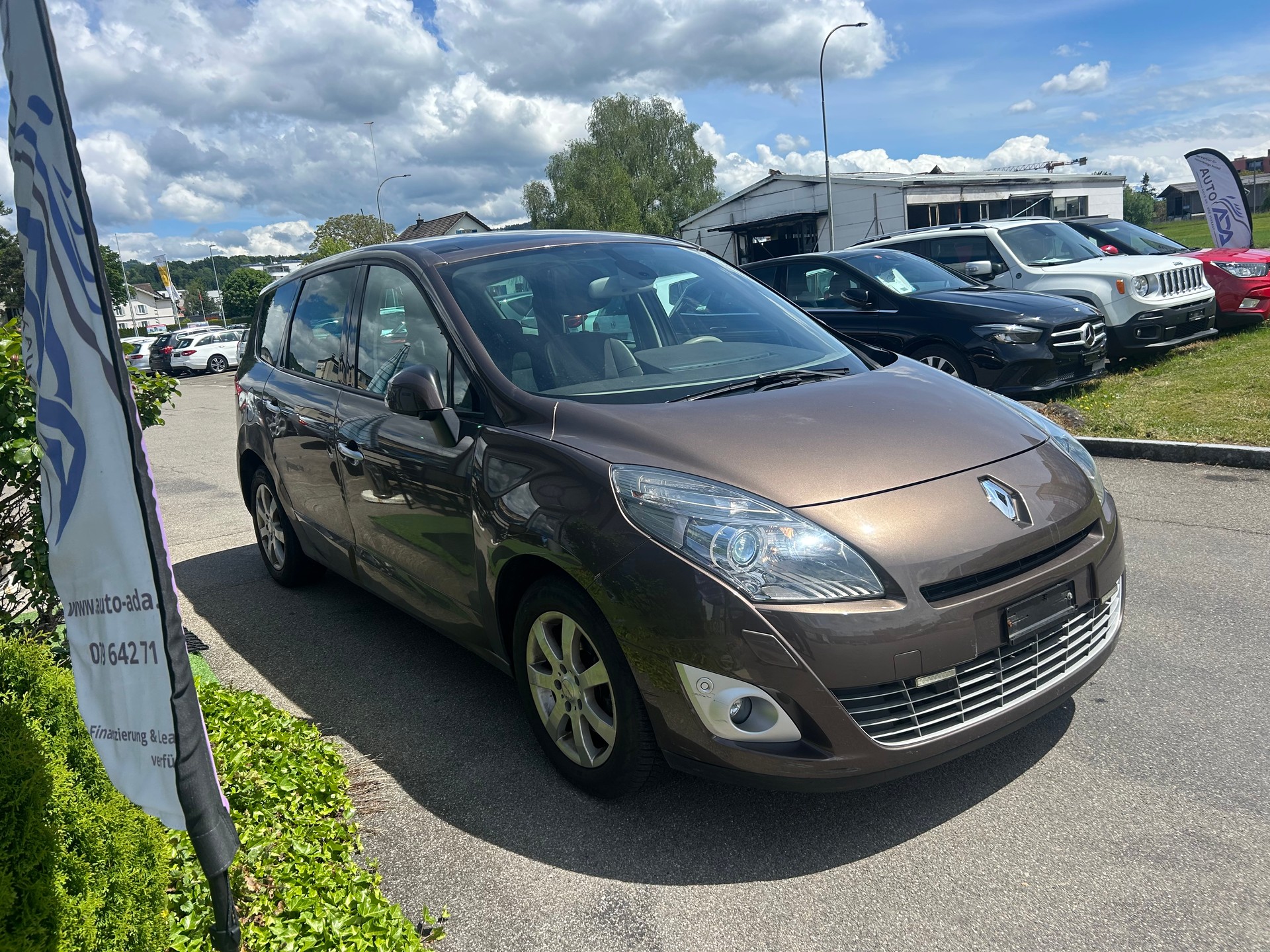 RENAULT Grand Scénic 2.0 16V Dynamique X-Tronic CVT-image-4