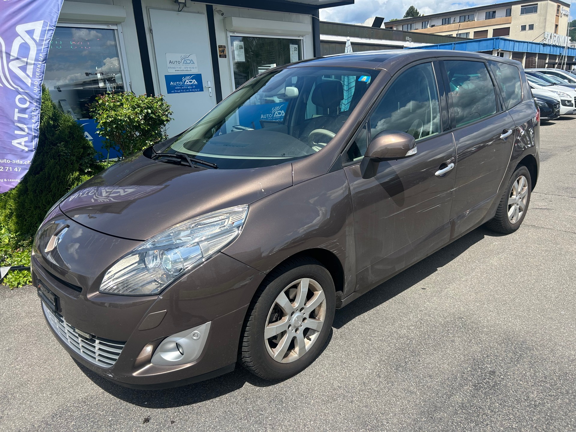 RENAULT Grand Scénic 2.0 16V Dynamique X-Tronic CVT-image-3