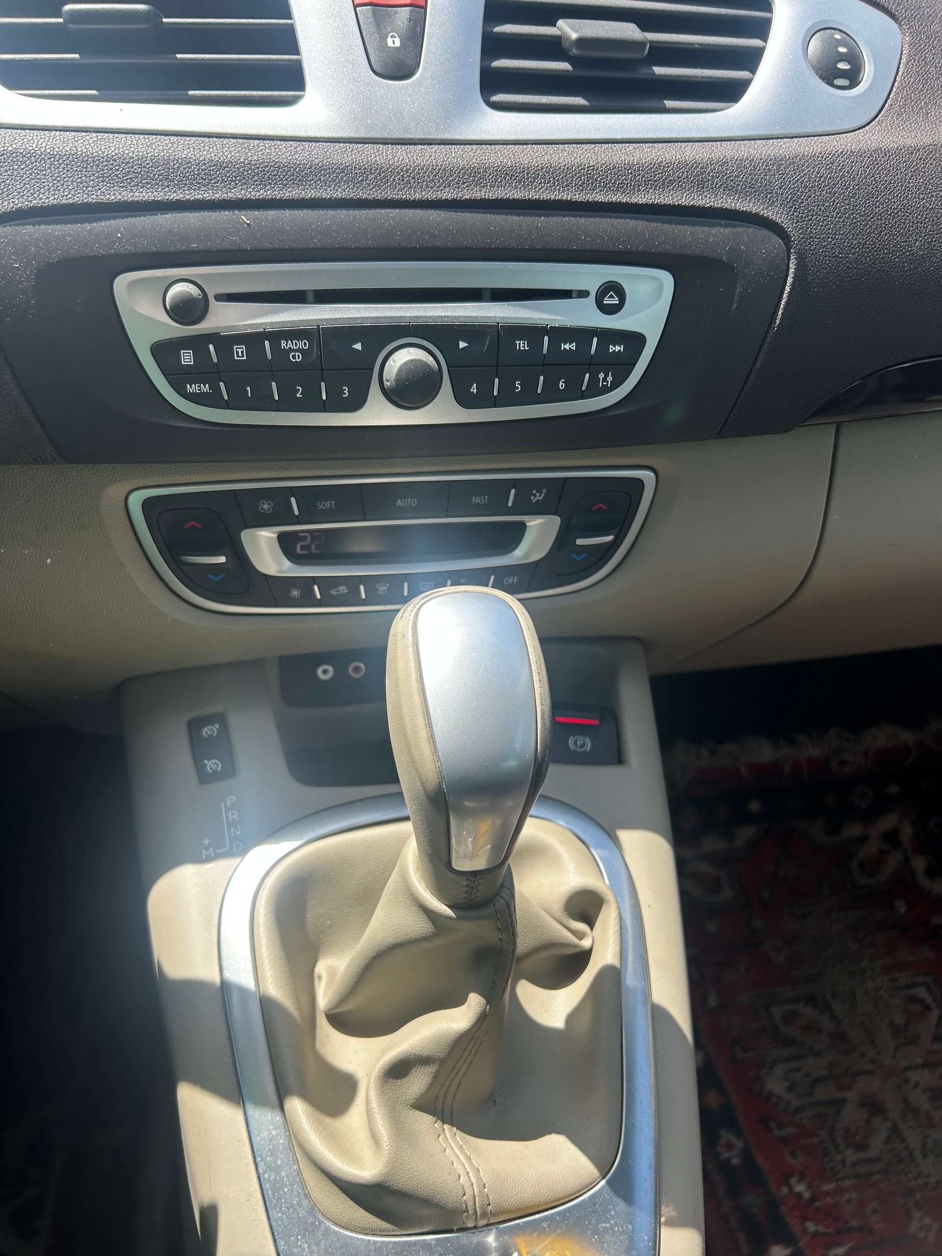 RENAULT Grand Scénic 2.0 16V Dynamique X-Tronic CVT-image-7