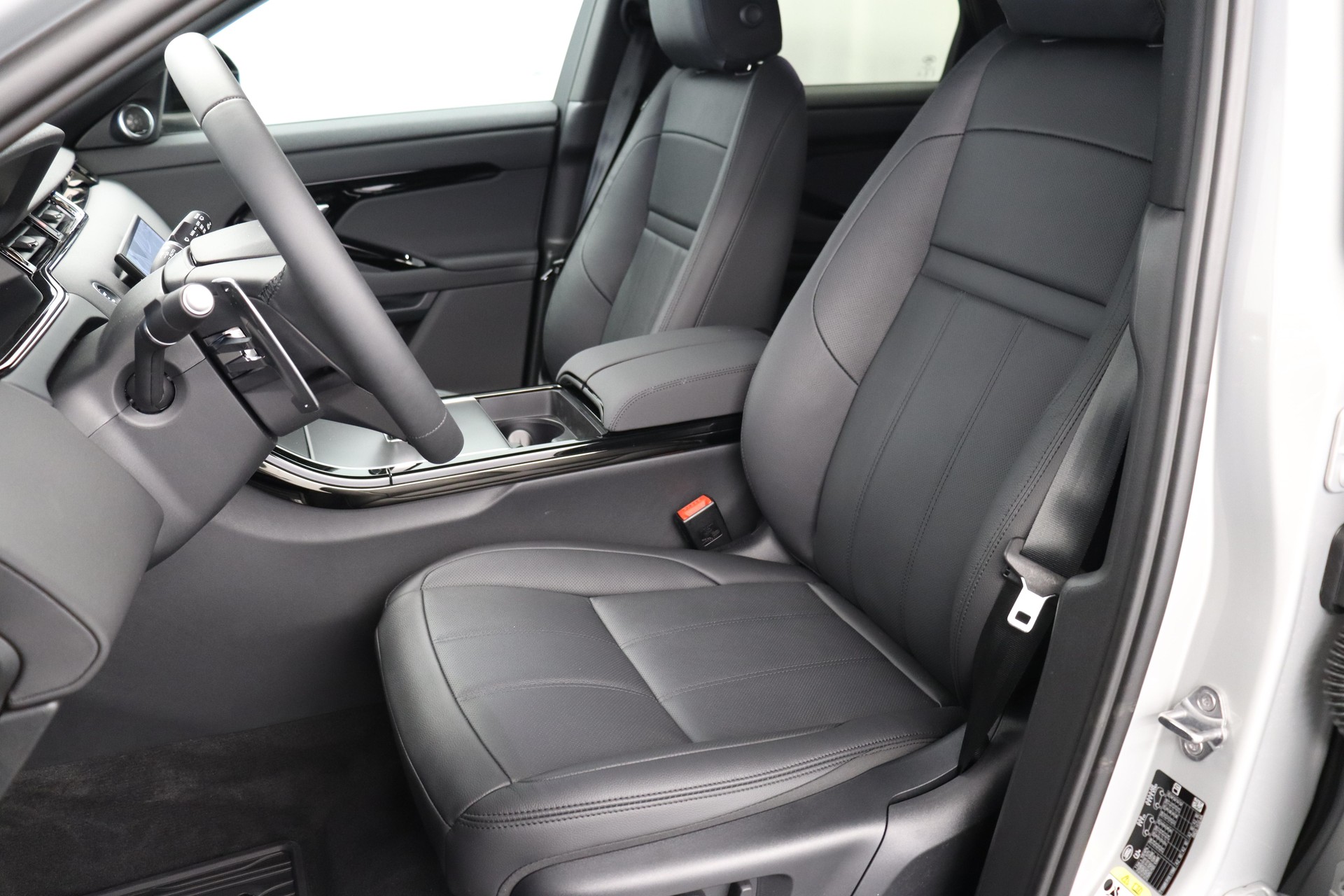 LAND ROVER Range Rover Evoque 1.5 T 270e Dynamic SE-image-2