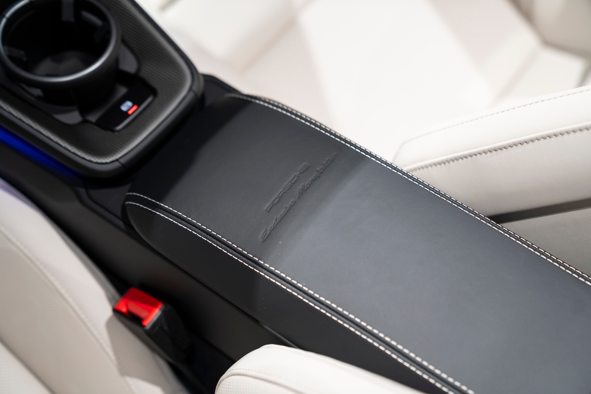 PORSCHE 911 Turbo S Cabriolet PDK-image-19