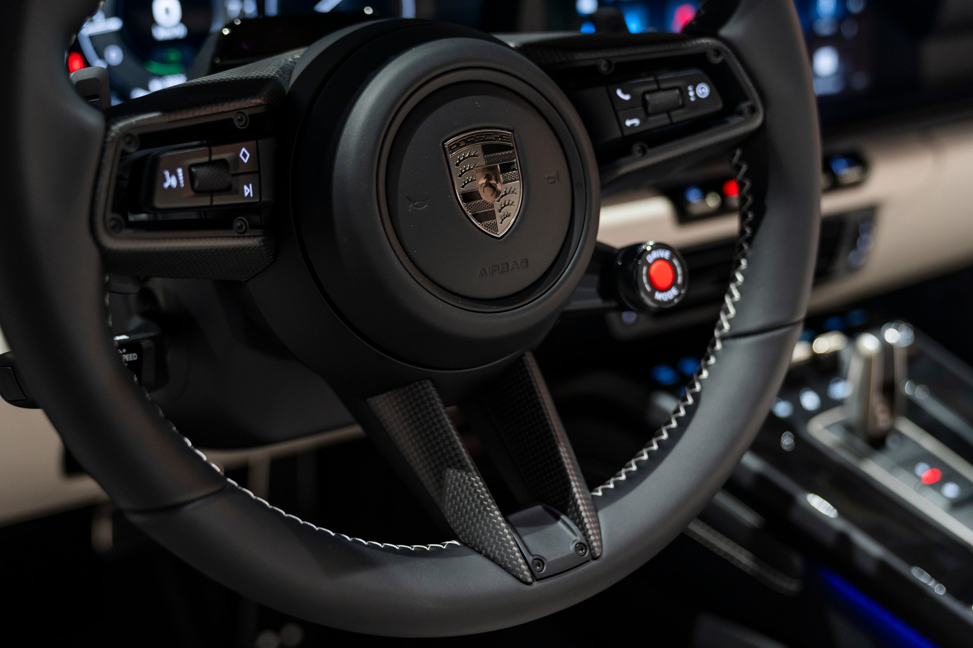 PORSCHE 911 Turbo S Cabriolet PDK-image-18