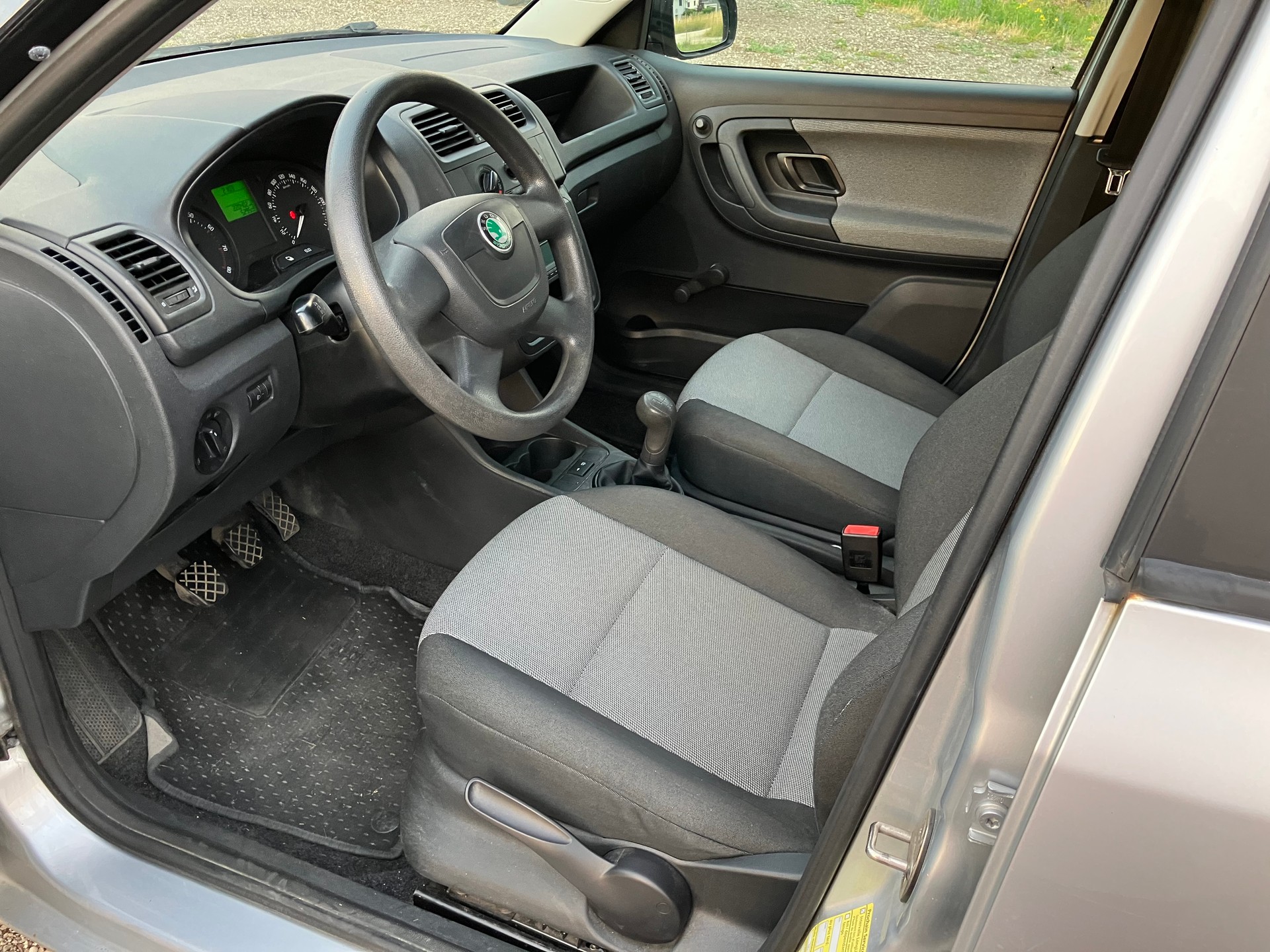 SKODA Fabia 1.2 TSI Ambition-image-4
