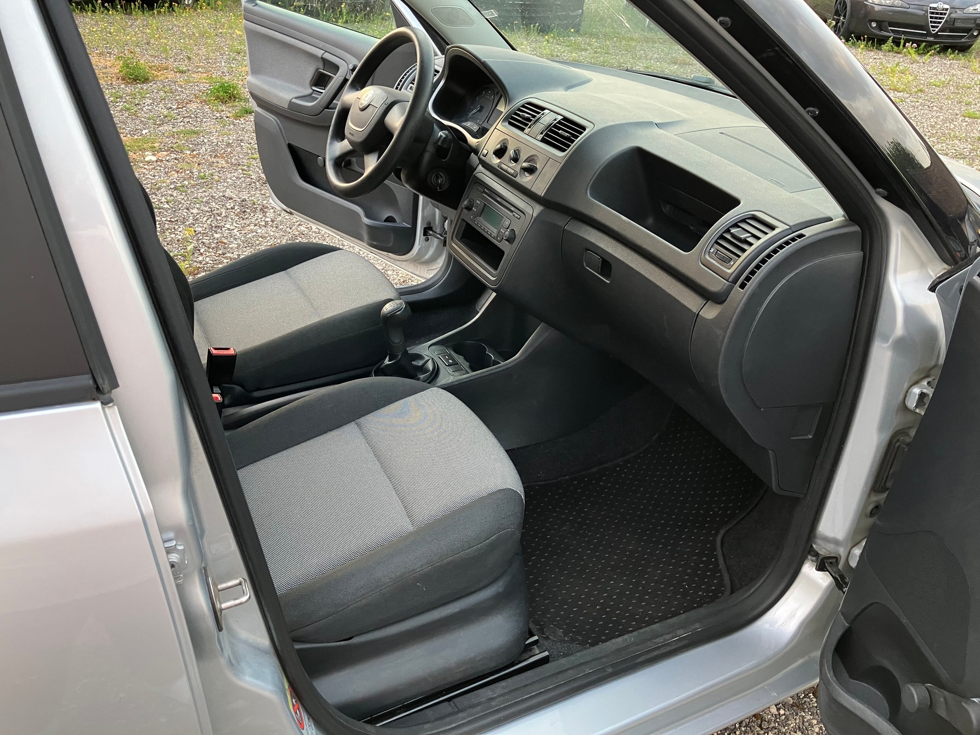 SKODA Fabia 1.2 TSI Ambition-image-5