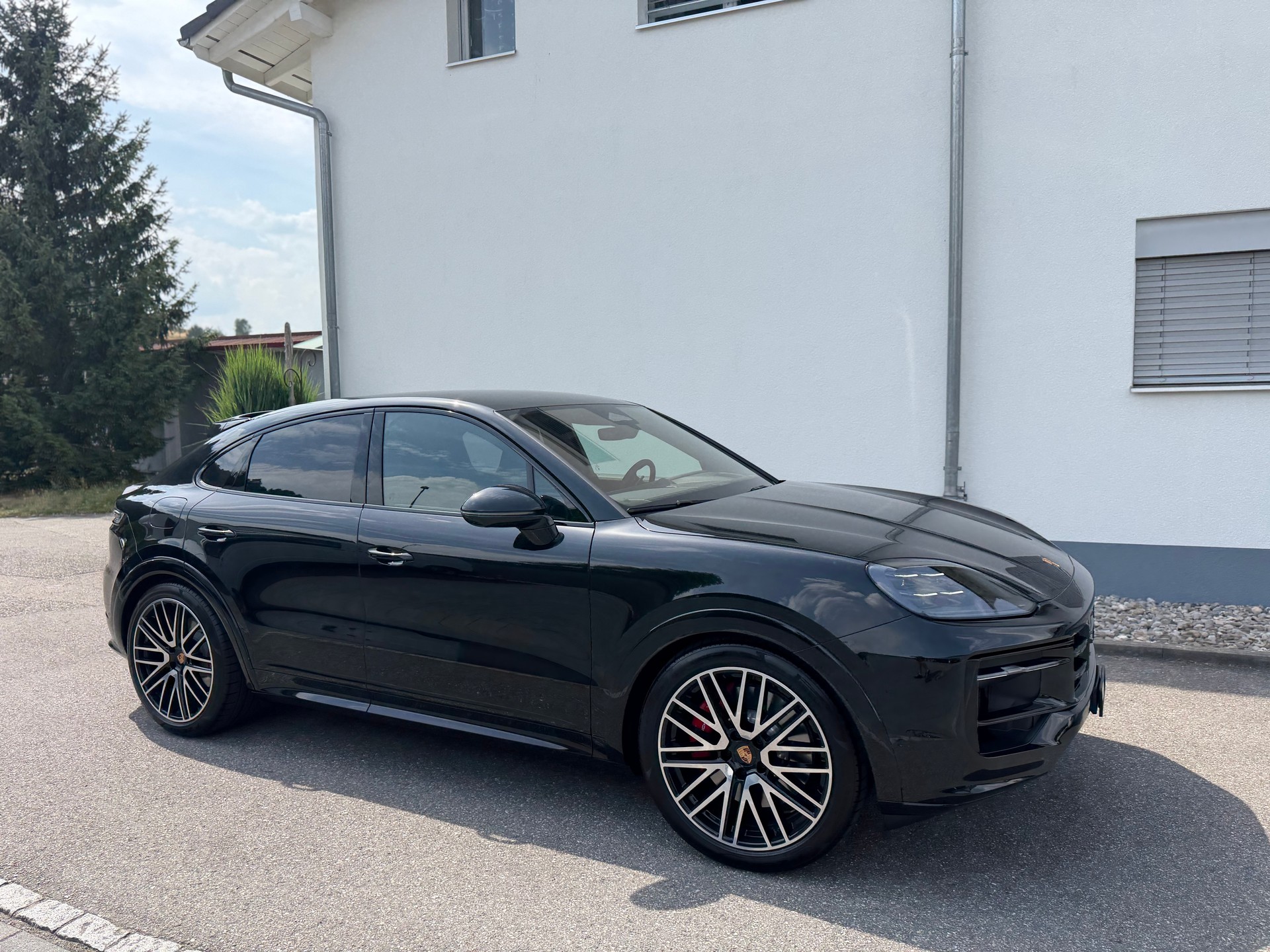 PORSCHE Cayenne Coupé GTS Tiptronic-image-3