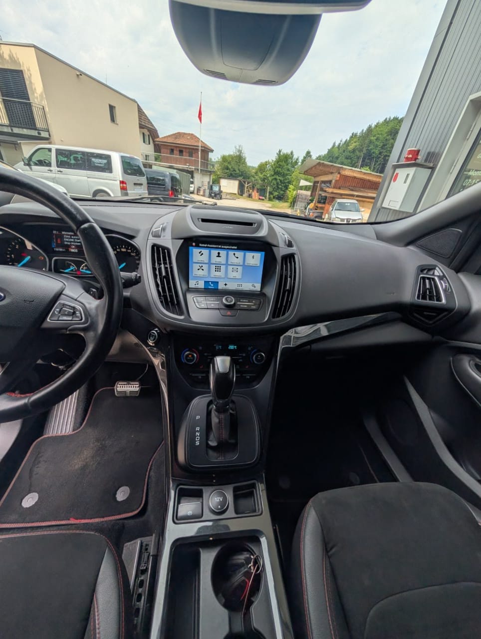 FORD Kuga 2.0 TDCi ST Line 4WD PowerShift-image-5