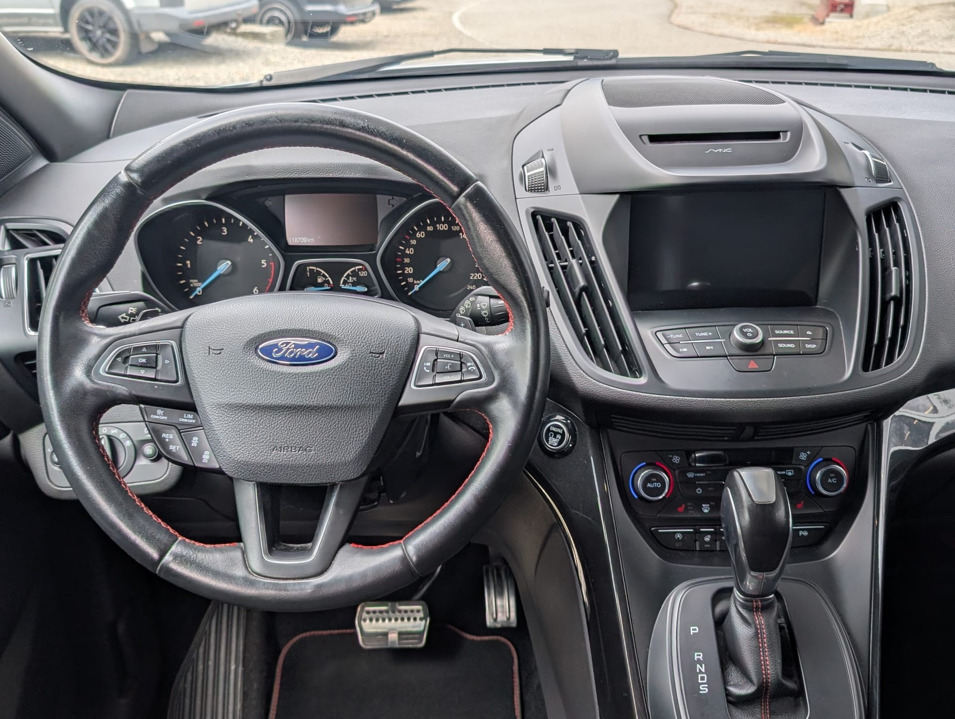 FORD Kuga 2.0 TDCi ST Line 4WD PowerShift-image-7