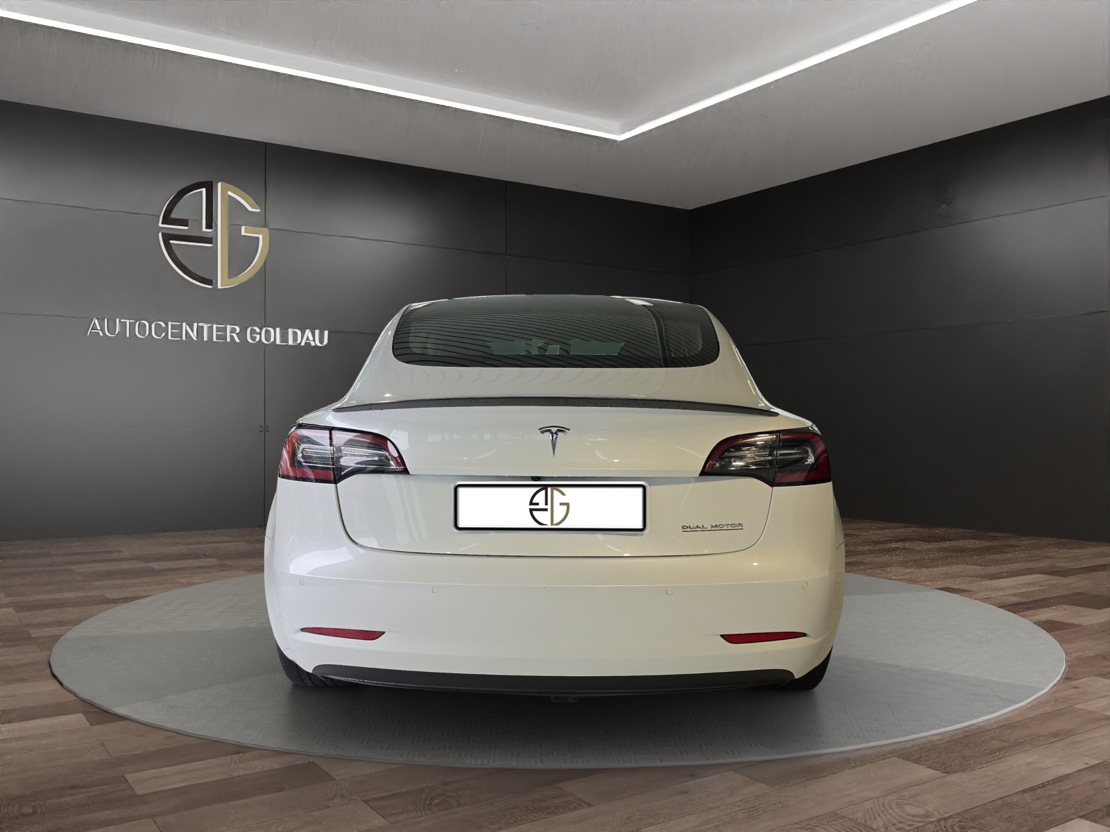 TESLA Model 3 Performance Dual Motor AWD-image-2